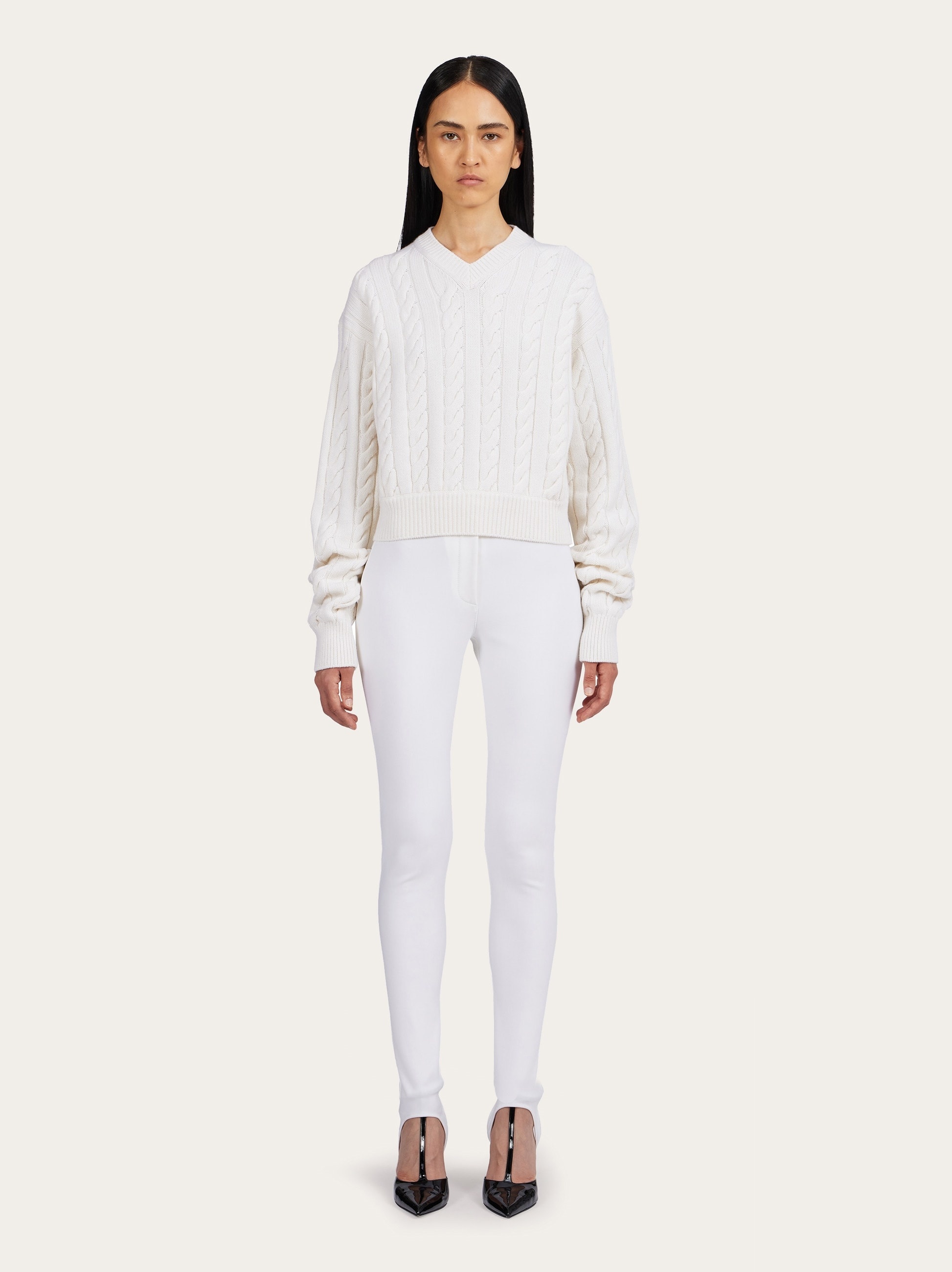 Cable knit V-neck sweater - 5