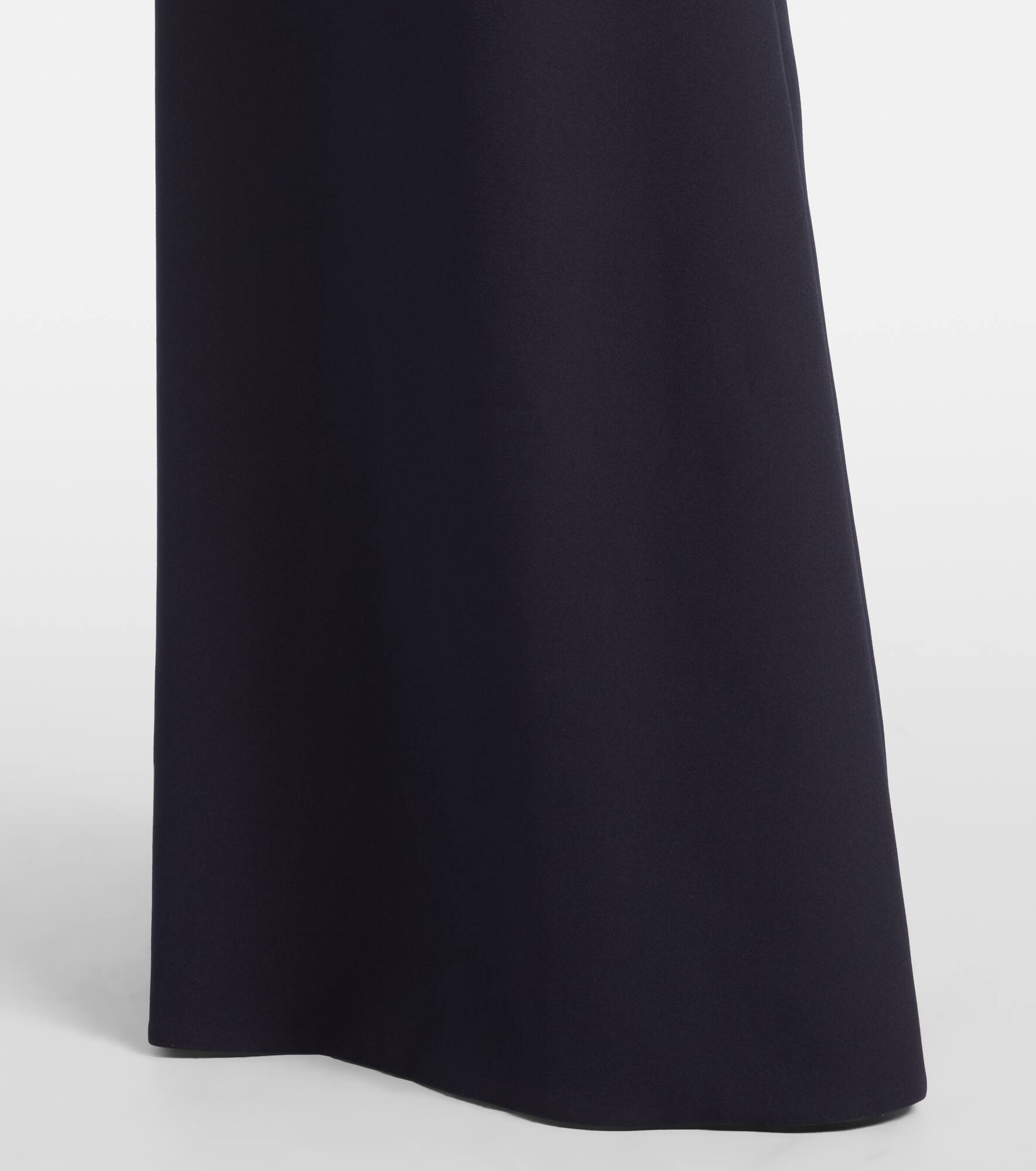 Priscilla embellished crêpe gown - 6