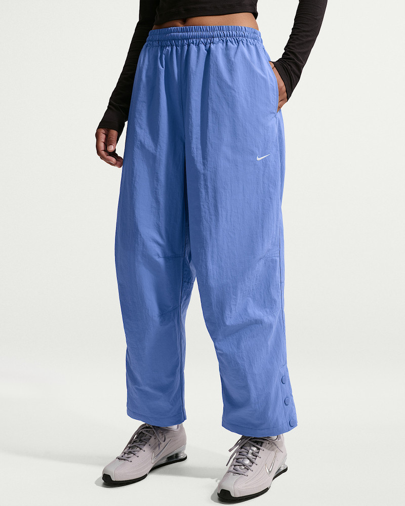 Nike Nike Sportswear Women's Oversized High-Waisted Woven Pants outlook