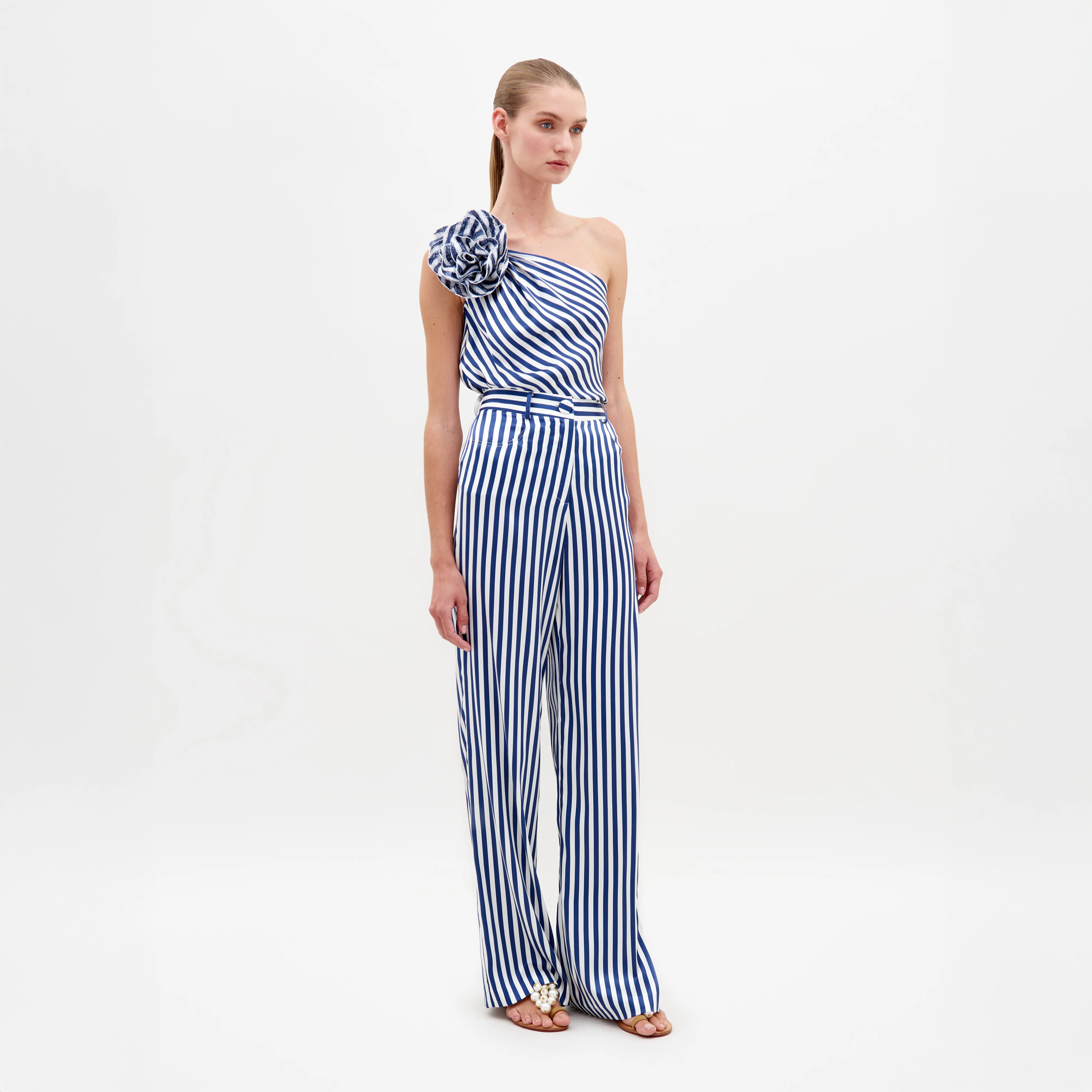 Emine Pant - 1