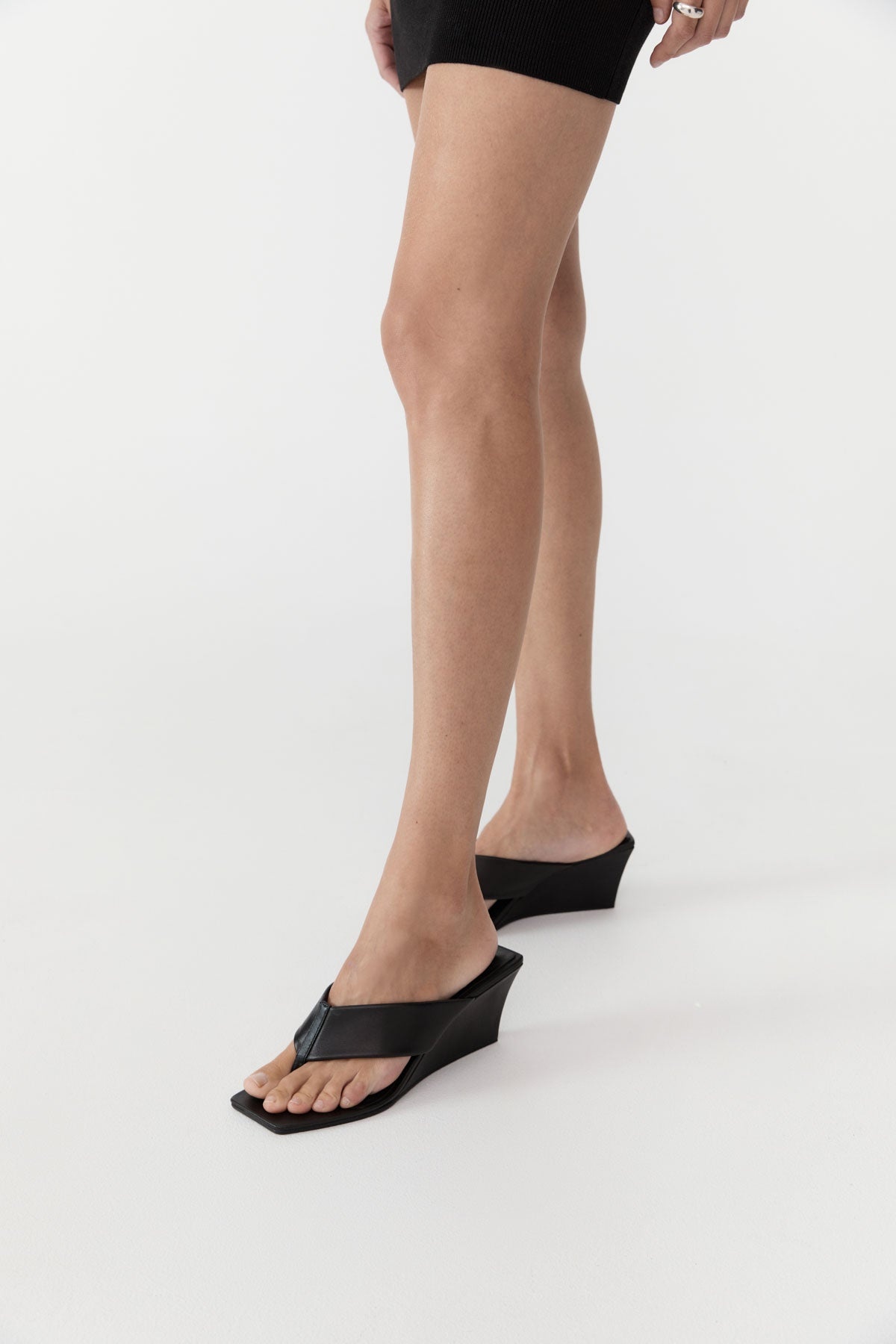 Soft Thong Wedge - Black - 2