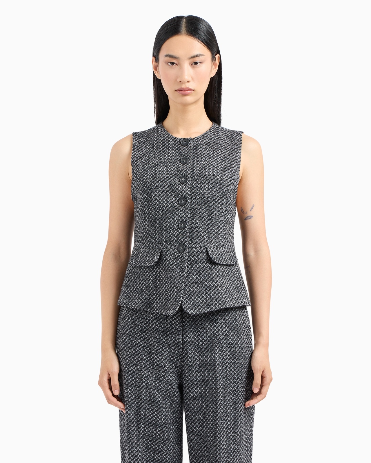 SINGLE-BREASTED WAISTCOAT IN A MÉLANGE WOOL-BLEND KNIT WITH A TEXTURED PATTERN - 2