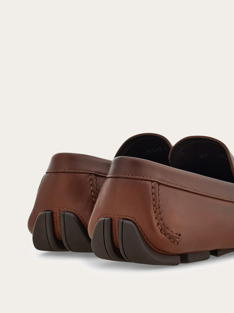 FERRAGAMO Driver with Gancini ornament outlook