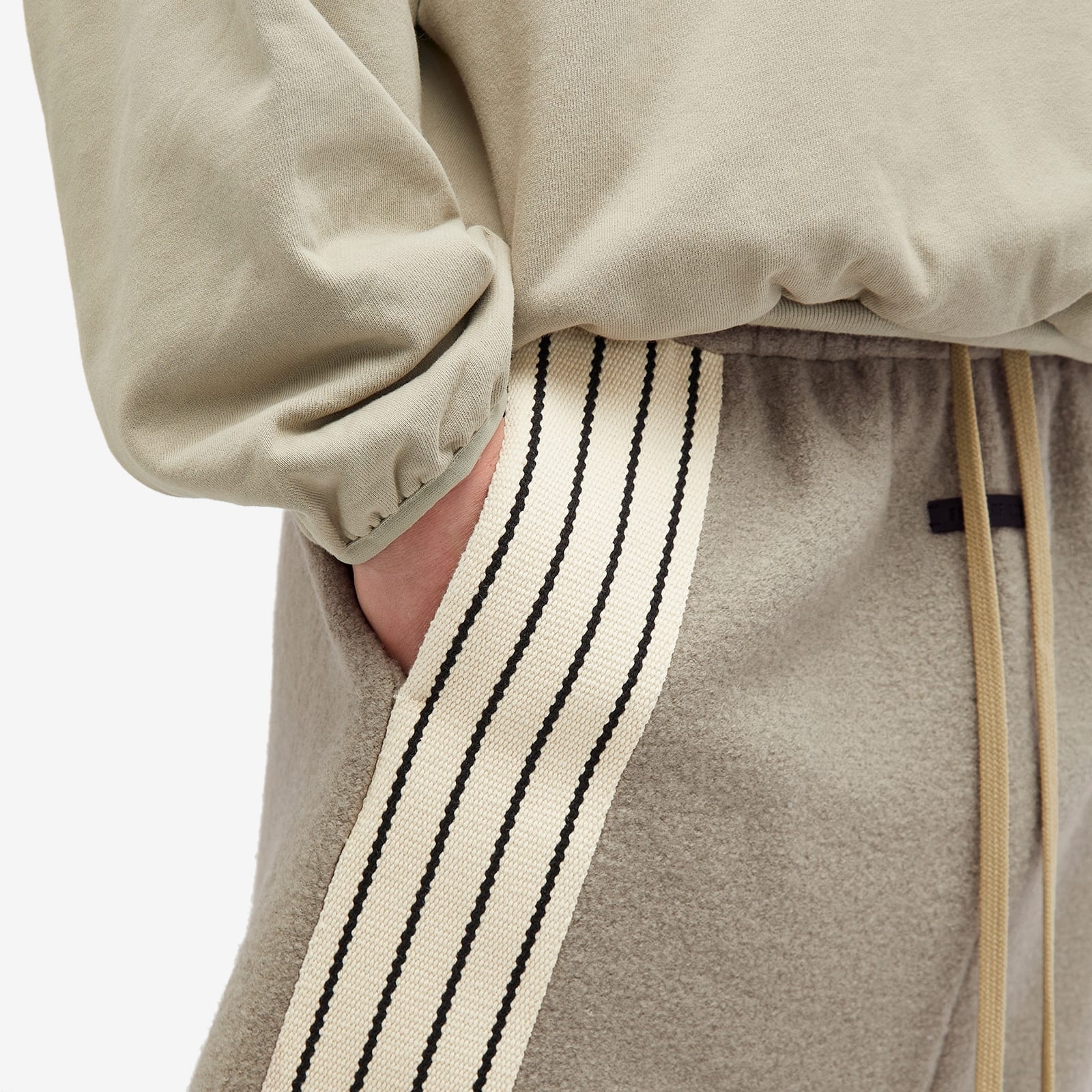 Fear of God 8th Side Stripe Relaxed Shorts - 5