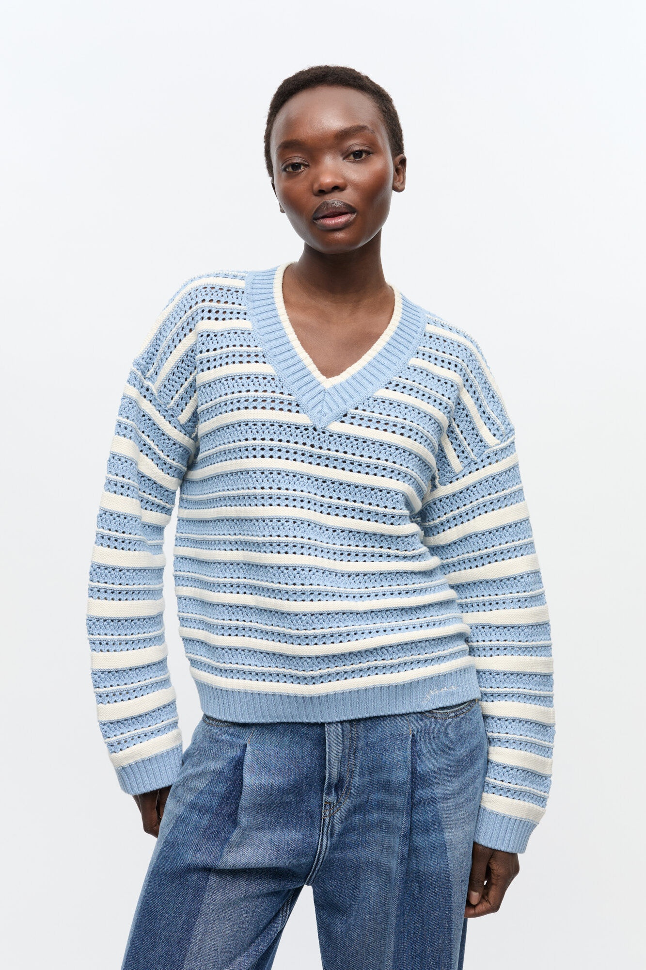 BLUE STRIPED COTTON V-NECK SWEATER - 2