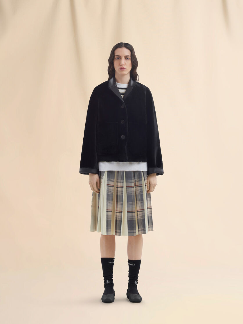 BLACK REVERSIBLE SHEARLING JACKET - 4