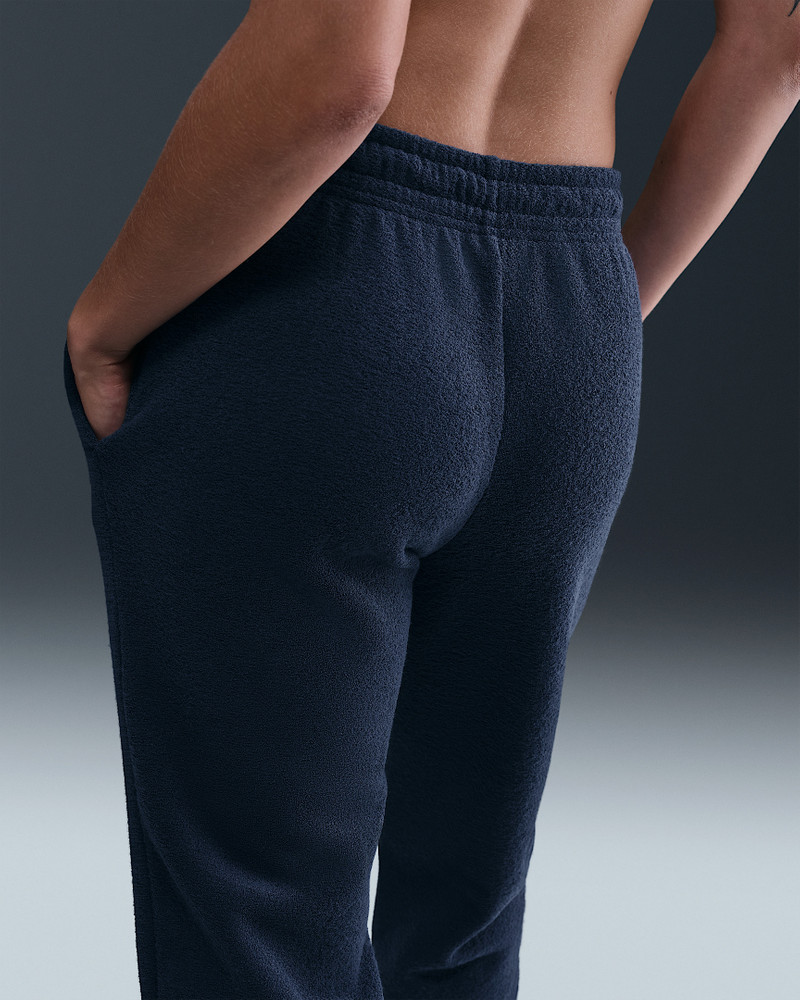 Nike Sportswear Phoenix Plush Women's Mid-Rise Cozy Fleece Pants 3