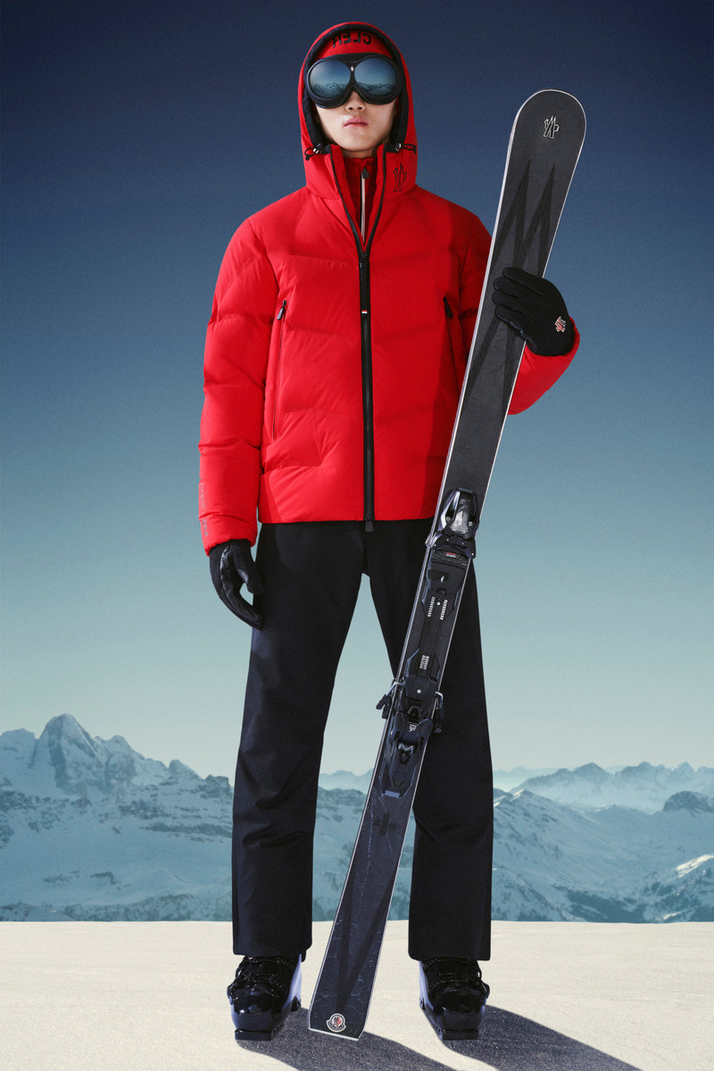 Moncler Arcesaz Short Down Jacket outlook