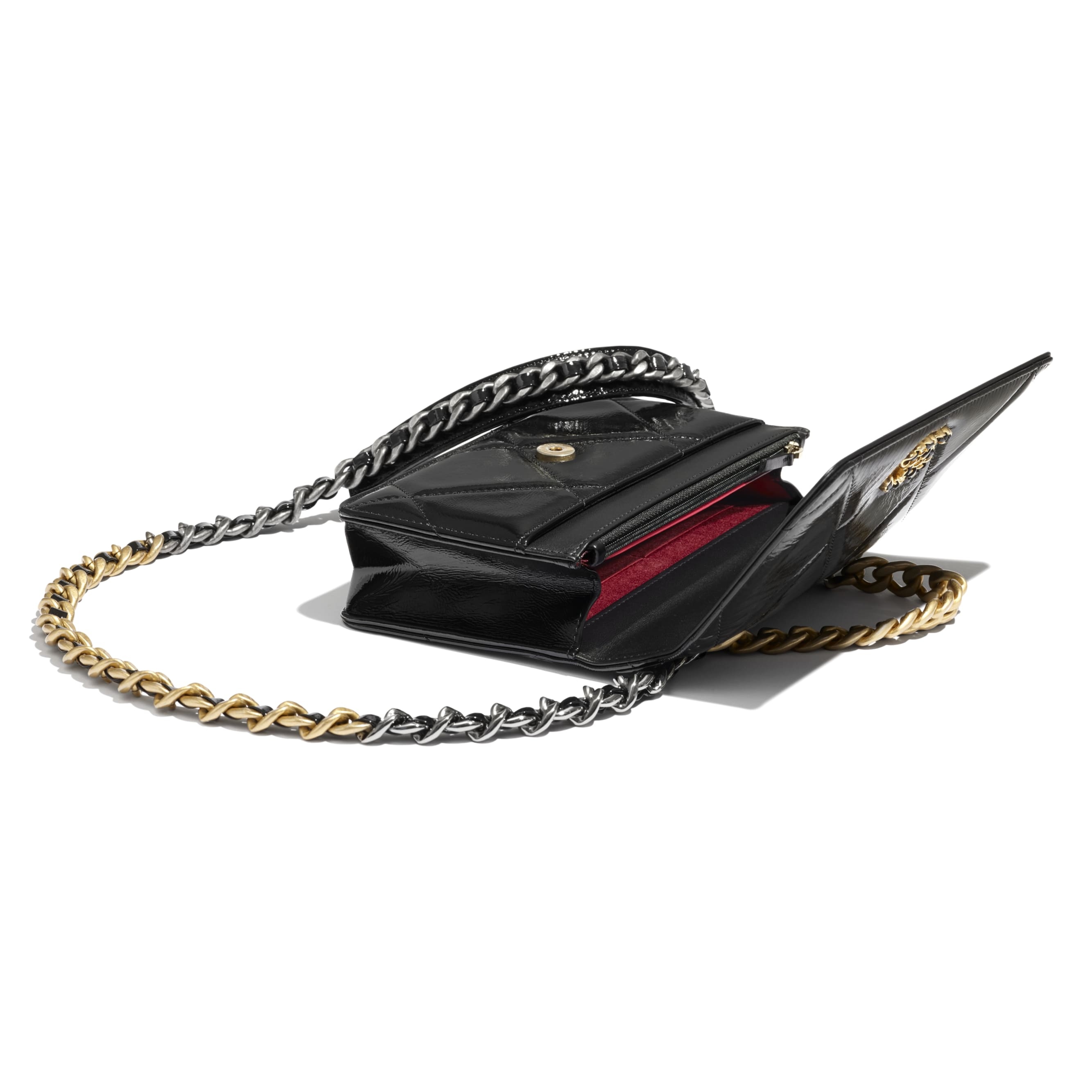 CHANEL 19 Wallet on Chain - 4