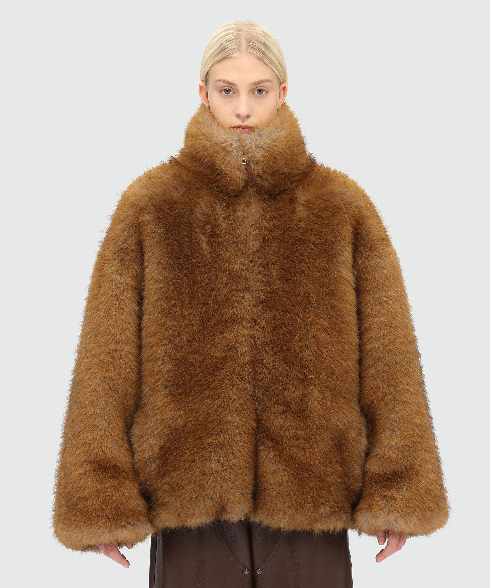 Short beige faux fur coat - 2
