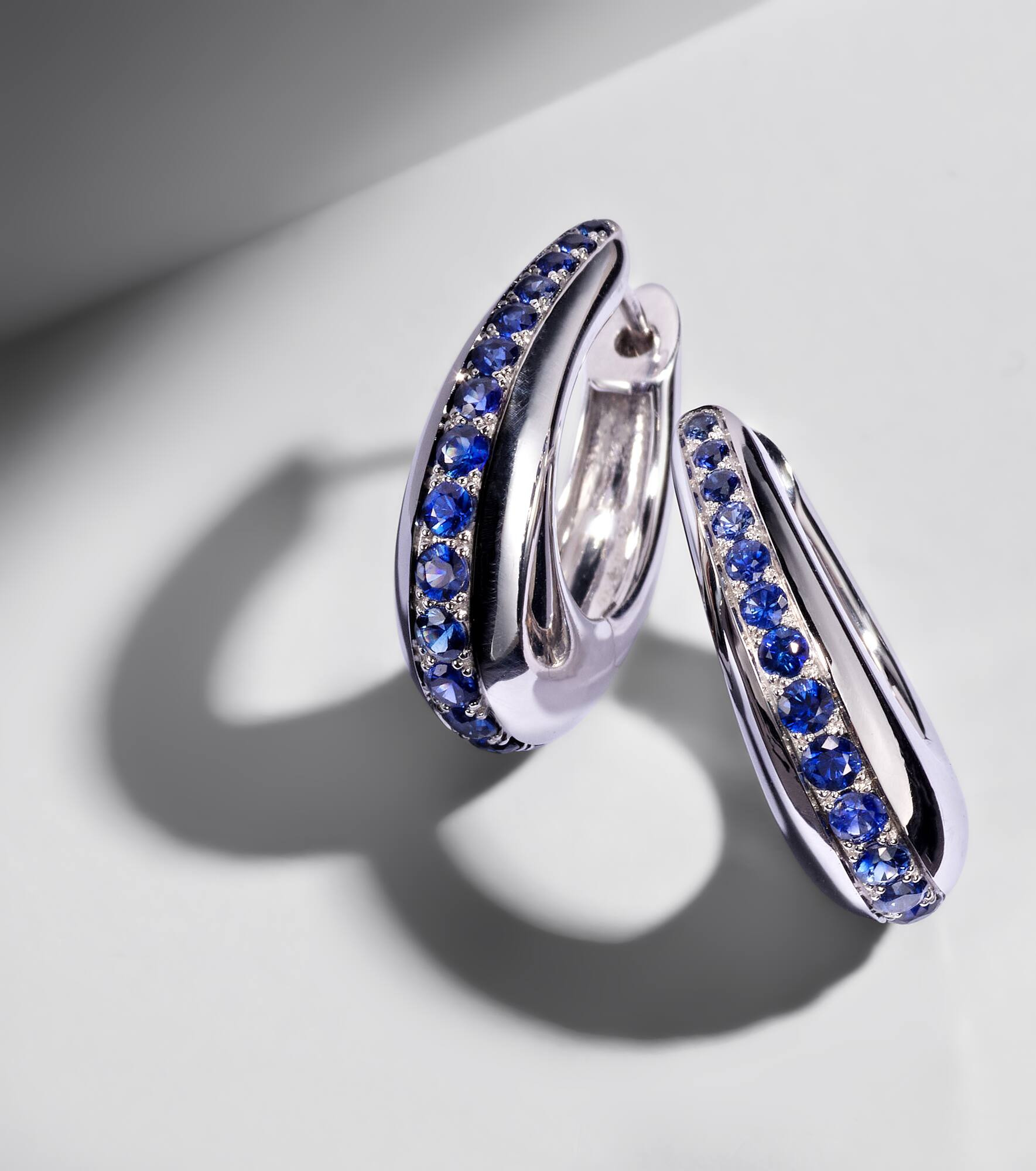Chakra Icon 18kt white gold earrings with sapphire - 5