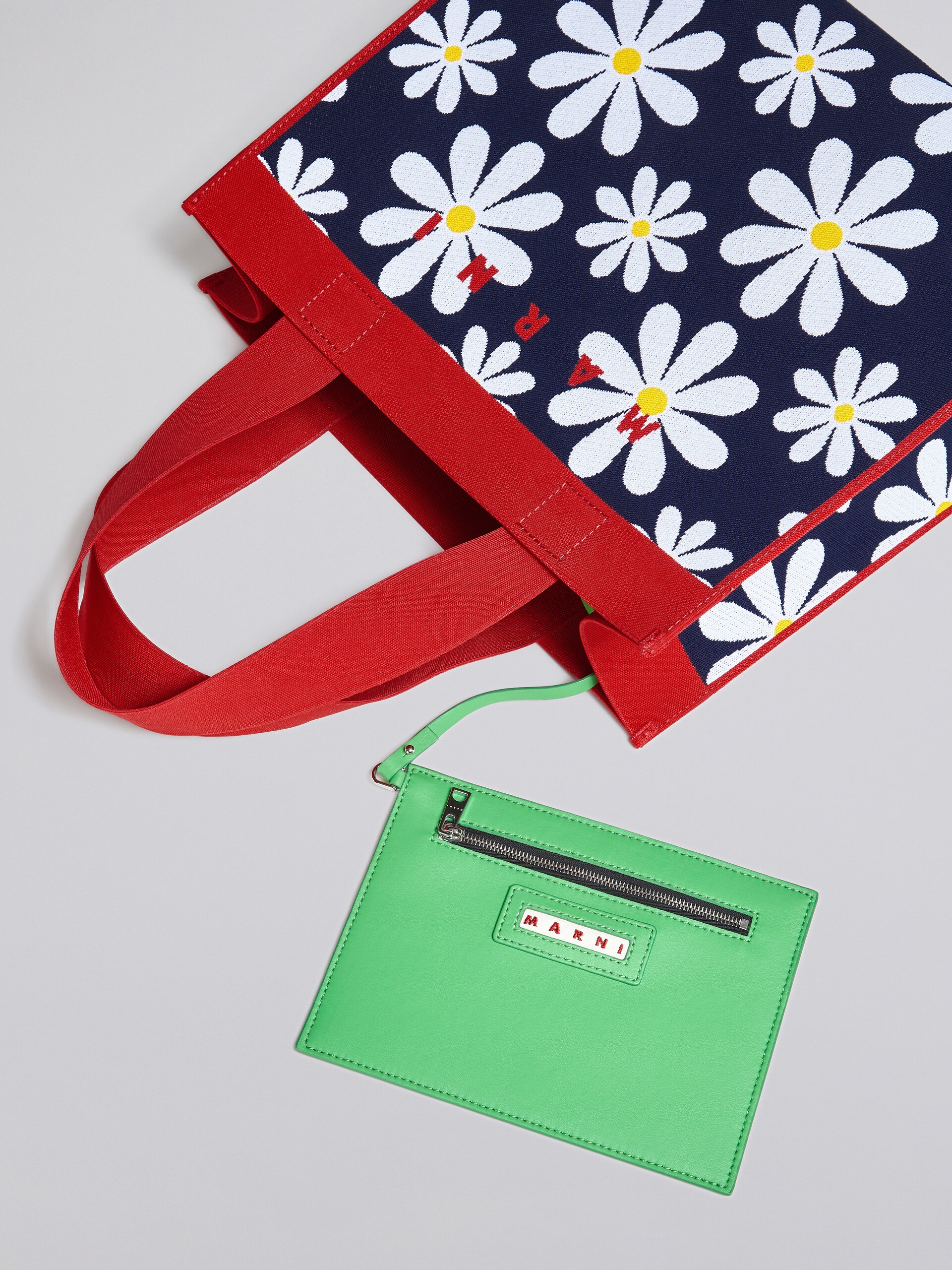 DAISY PRINT KNIT SHOPPING BAG - 5