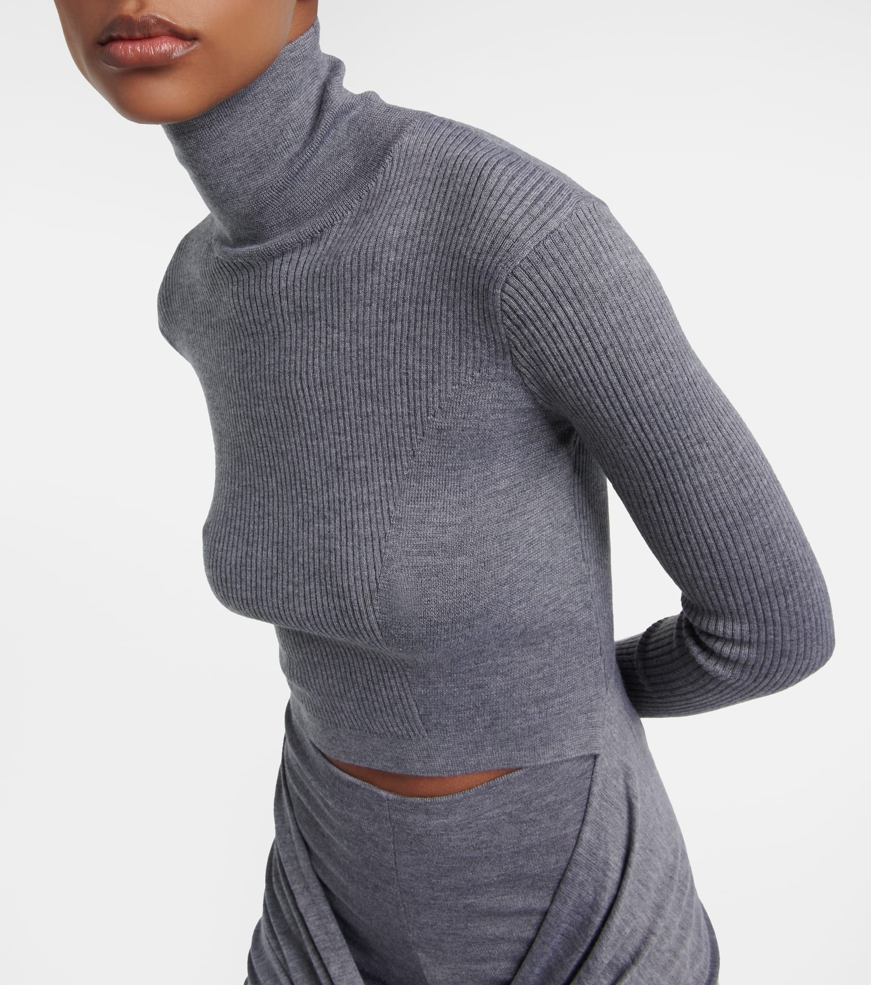 Tie-front cashmere and silk turtleneck sweater - 4