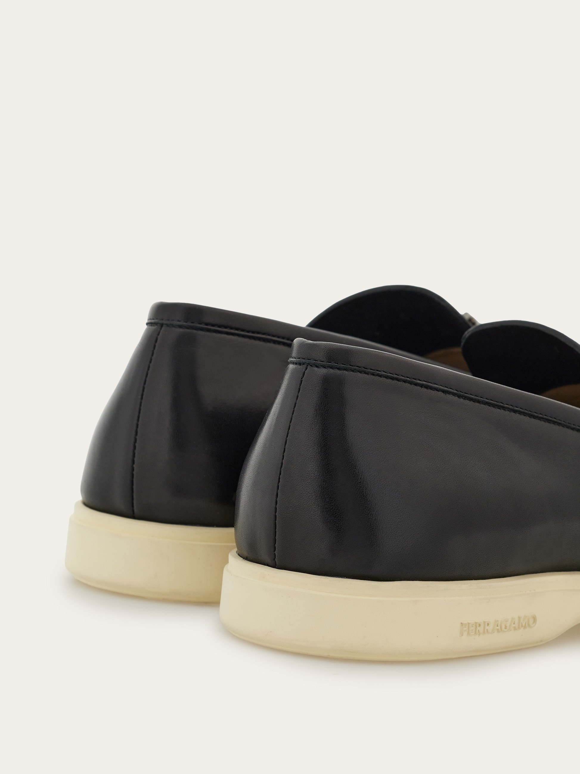 Casual loafer with Gancini ornament - 4