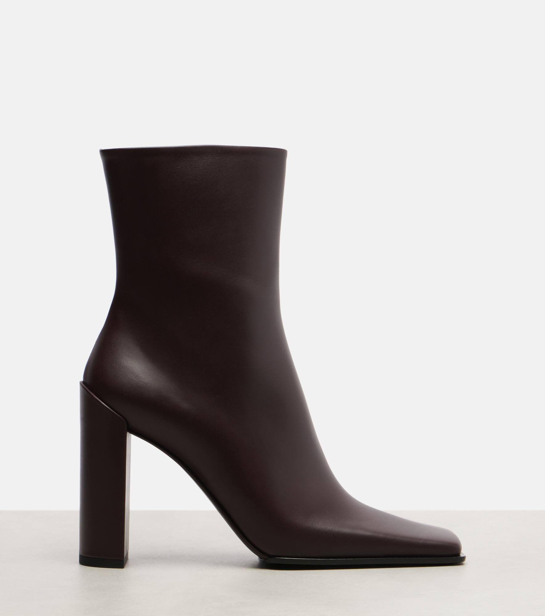 Leather ankle boots - 4