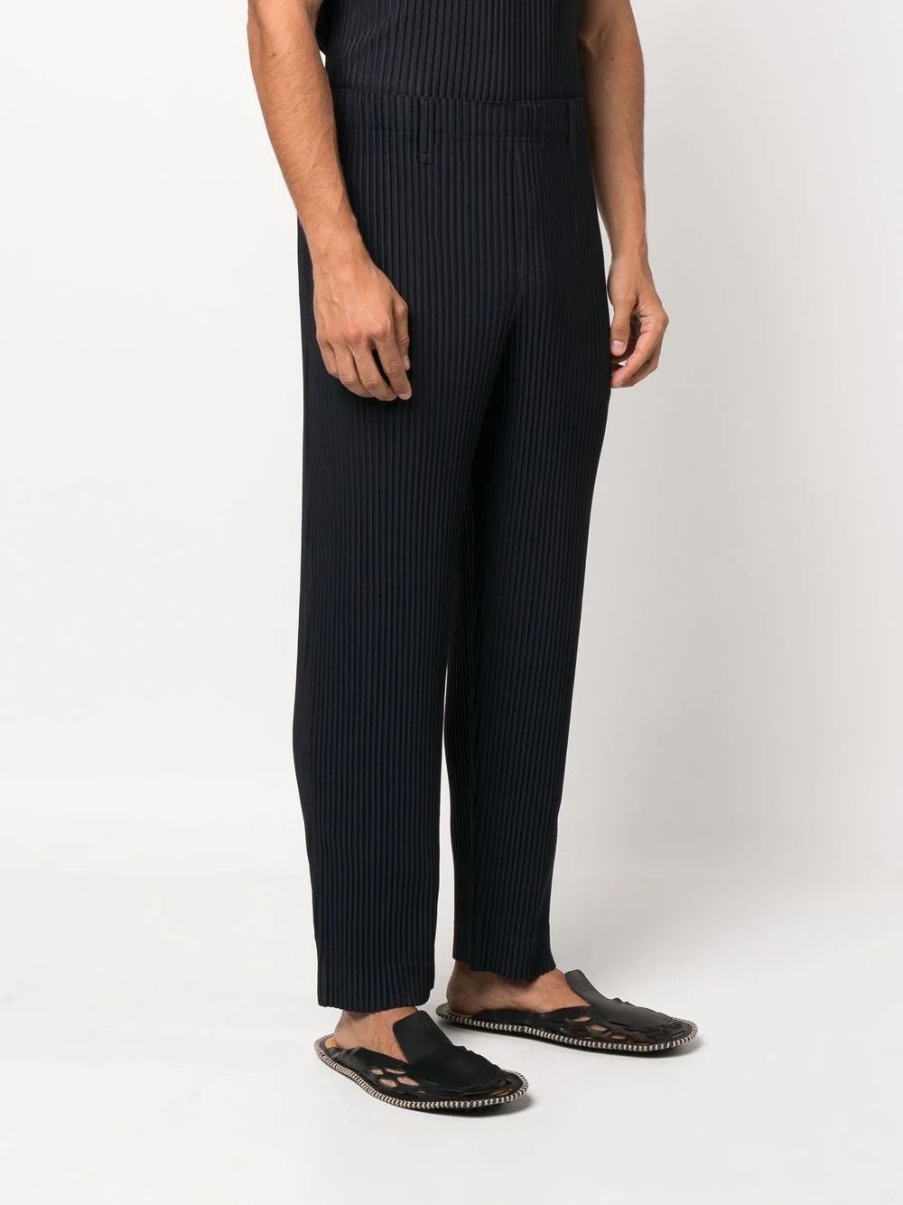 fully-pleated straight-leg trousers - 3