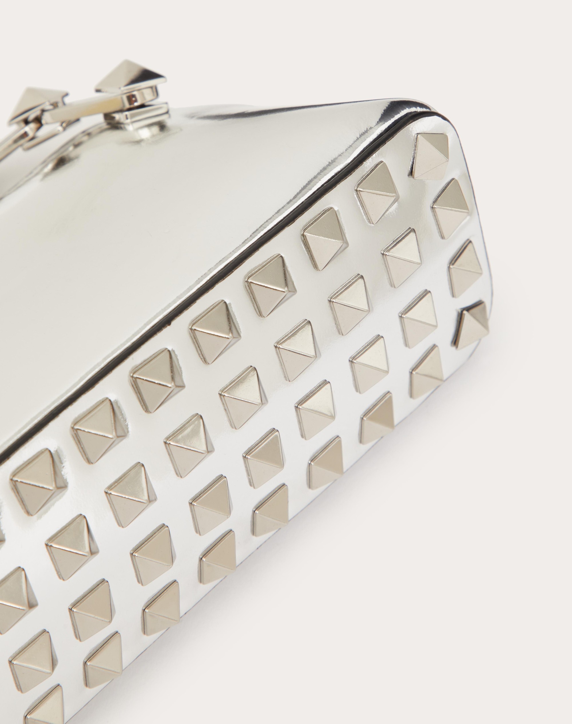 MINI ROCKSTUD CLUTCH IN MIRROR-EFFECT CALFSKIN - 7