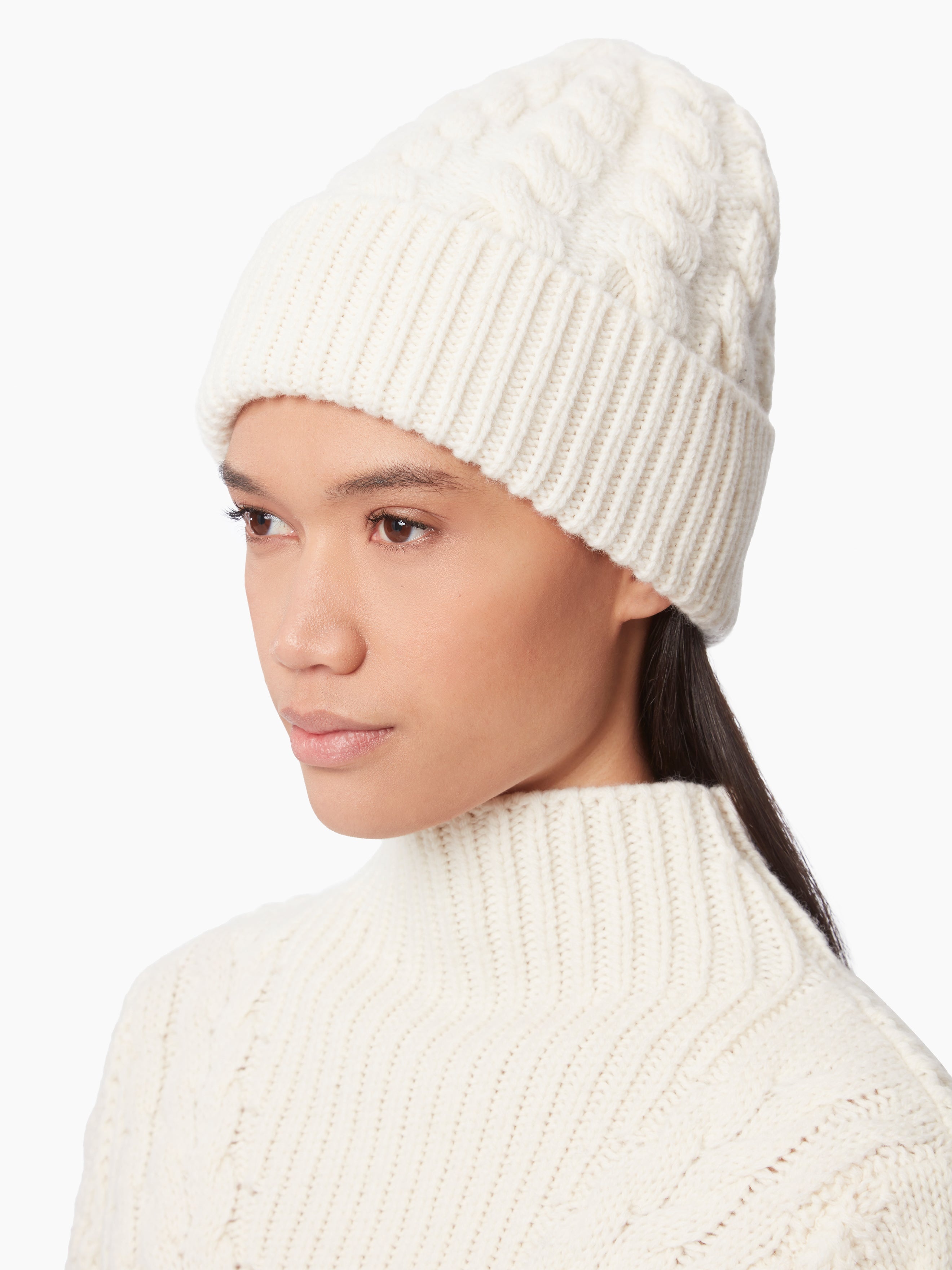 KNITTED WOOL BEANIE - 2