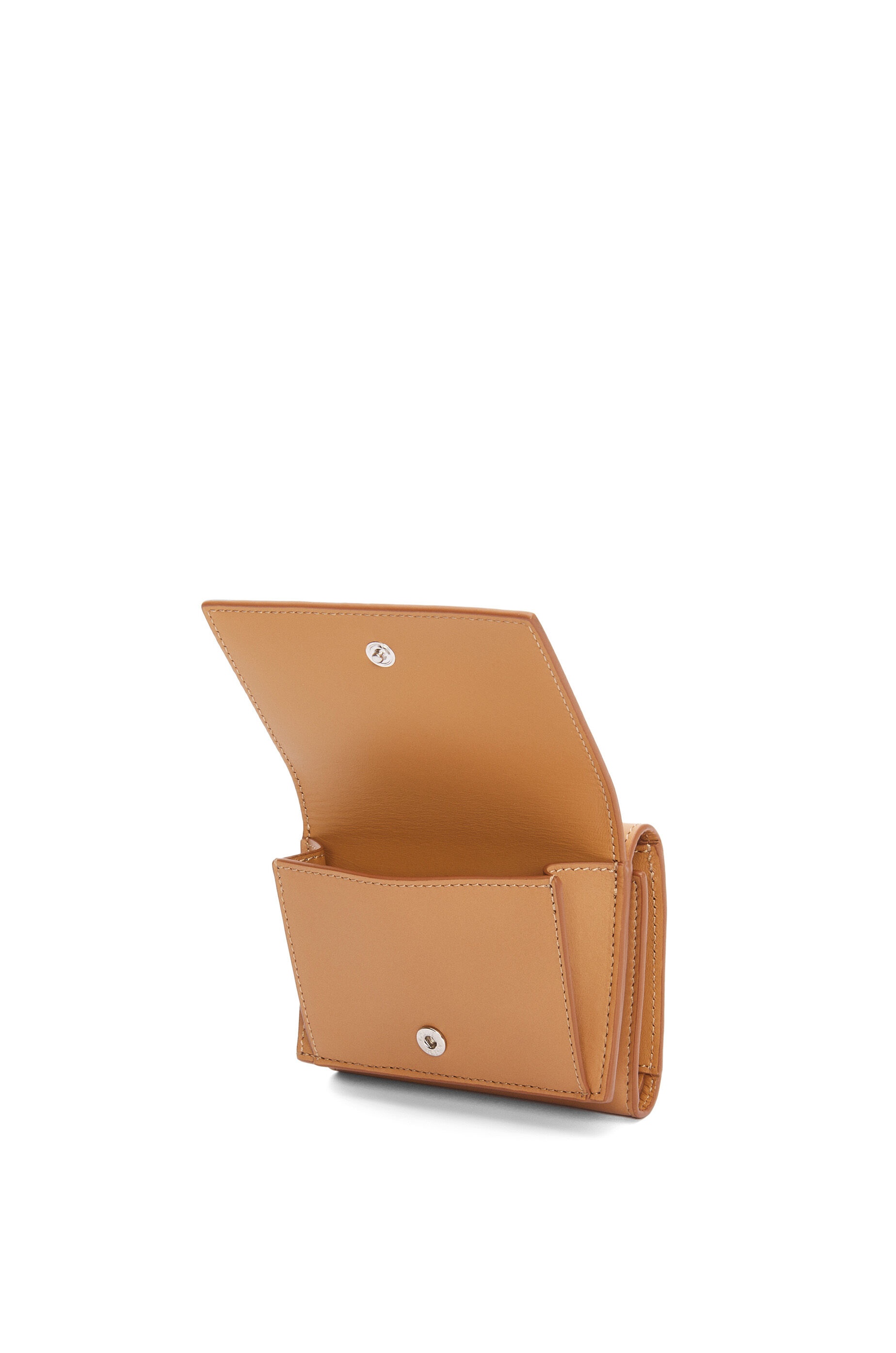 Trifold wallet in satin calfskin - 3