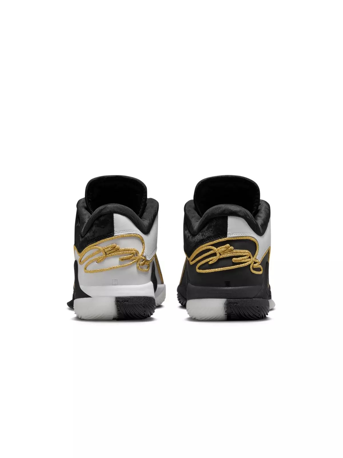 LeBron XXII "Mogul" Men's Basketball Shoe - 7