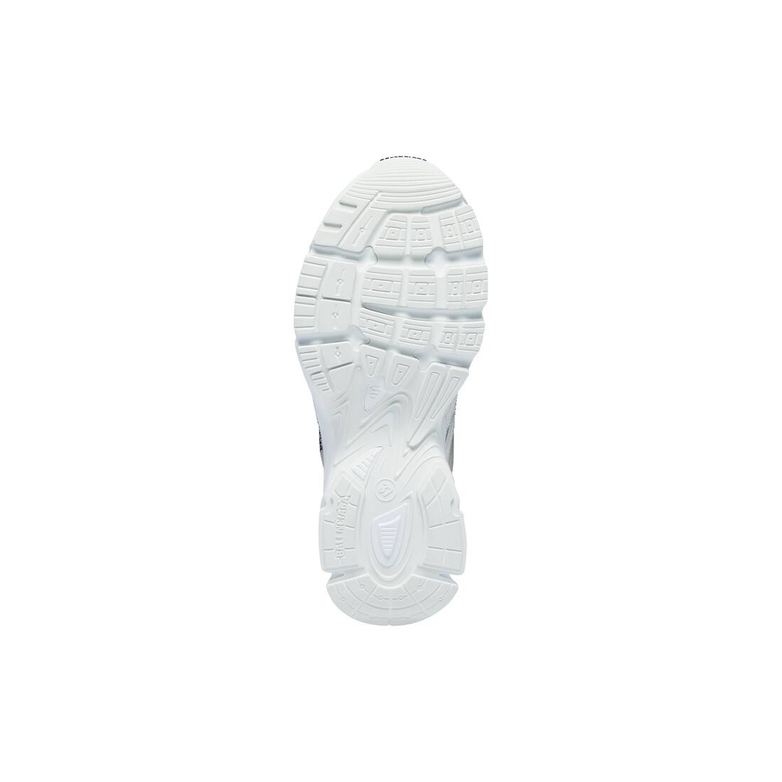 Women's Phantom Sneaker in White - 7