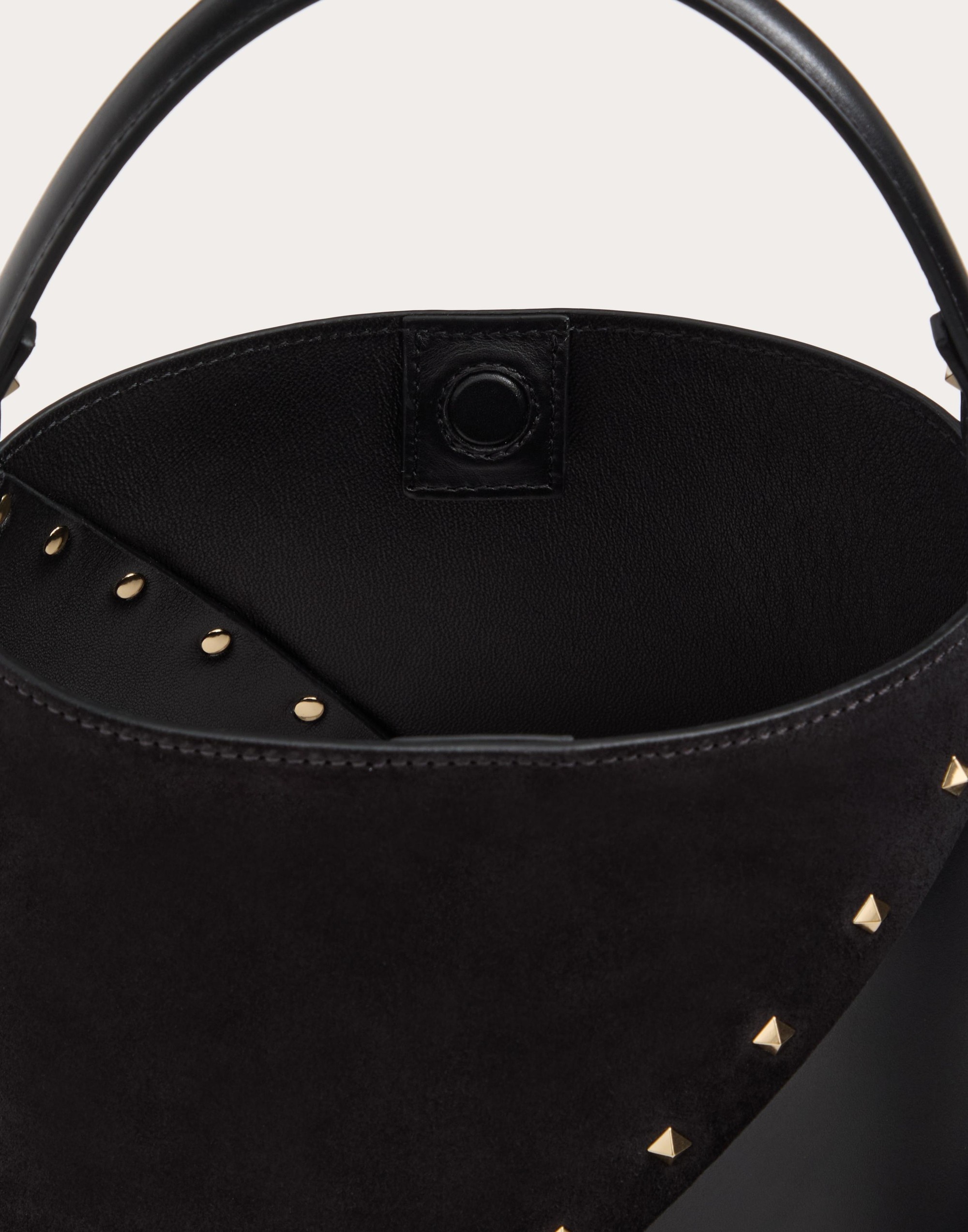 VALENTINO GARAVANI VALENTINO GARAVANI ROCKSTUD WISPY BUCKET BAG IN CALFSKIN AND SUEDE - 7