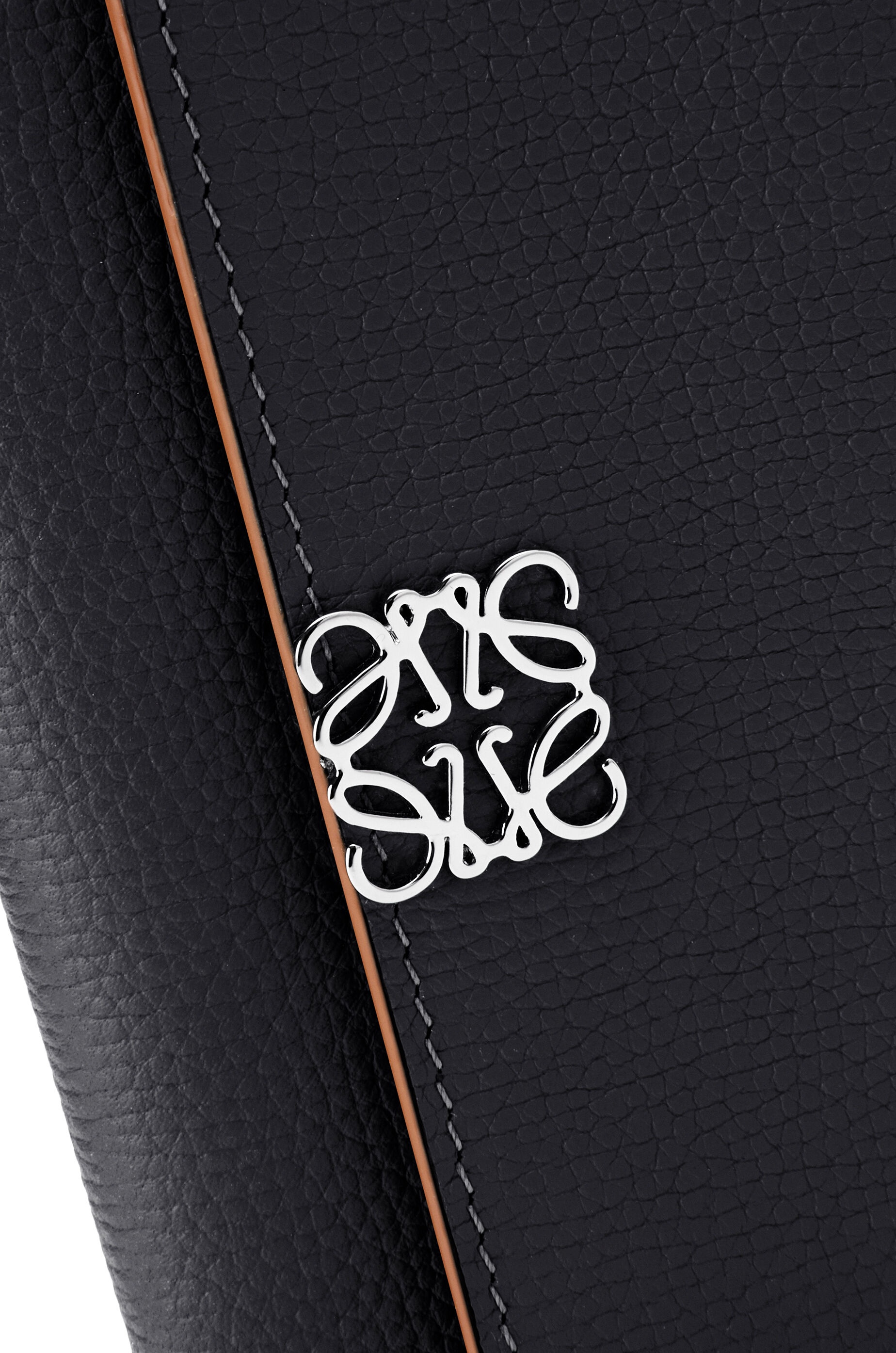 Anagram small vertical wallet in pebble grain calfskin - 5