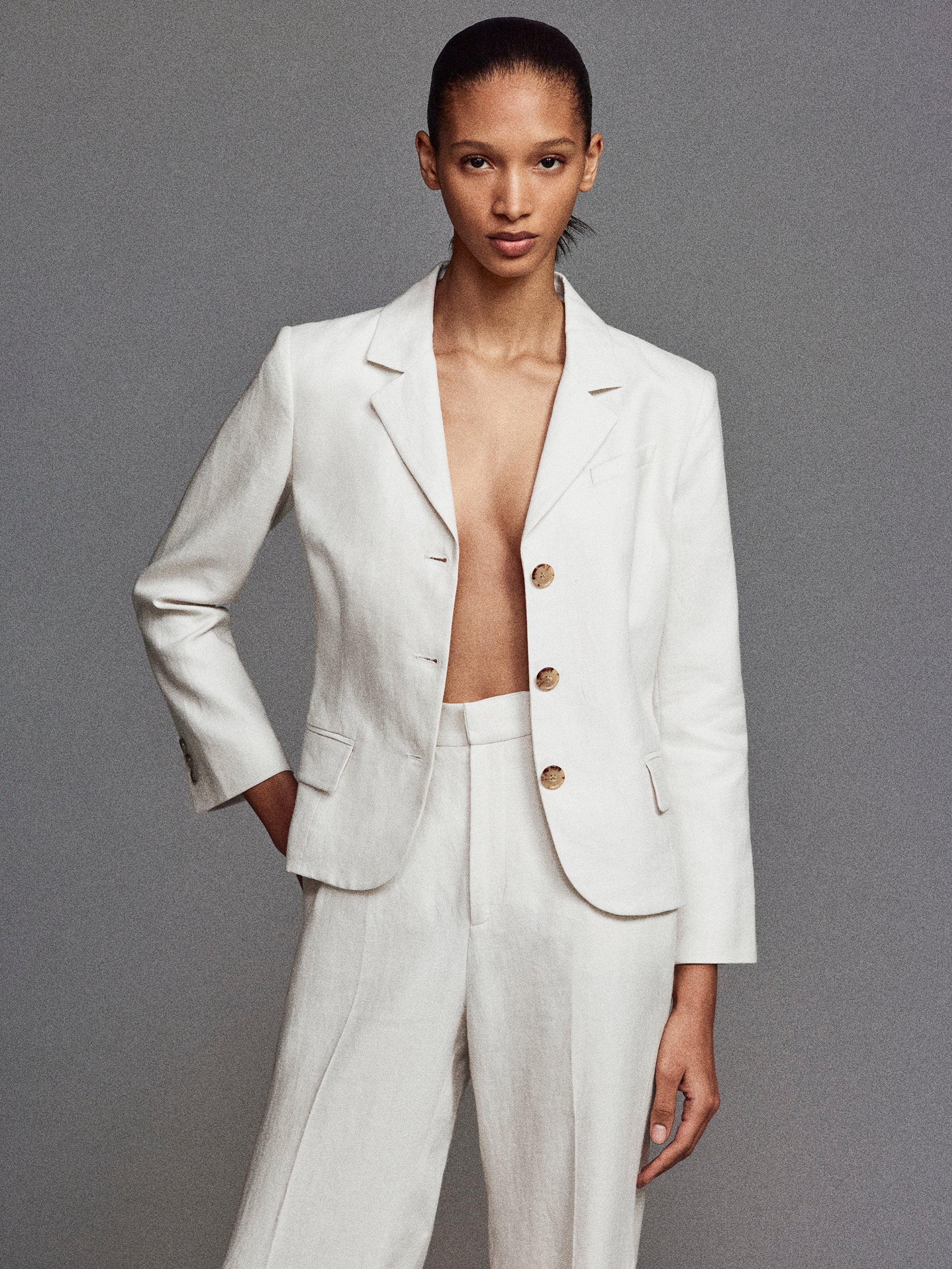 The Linen Smart Blazer in White - 2