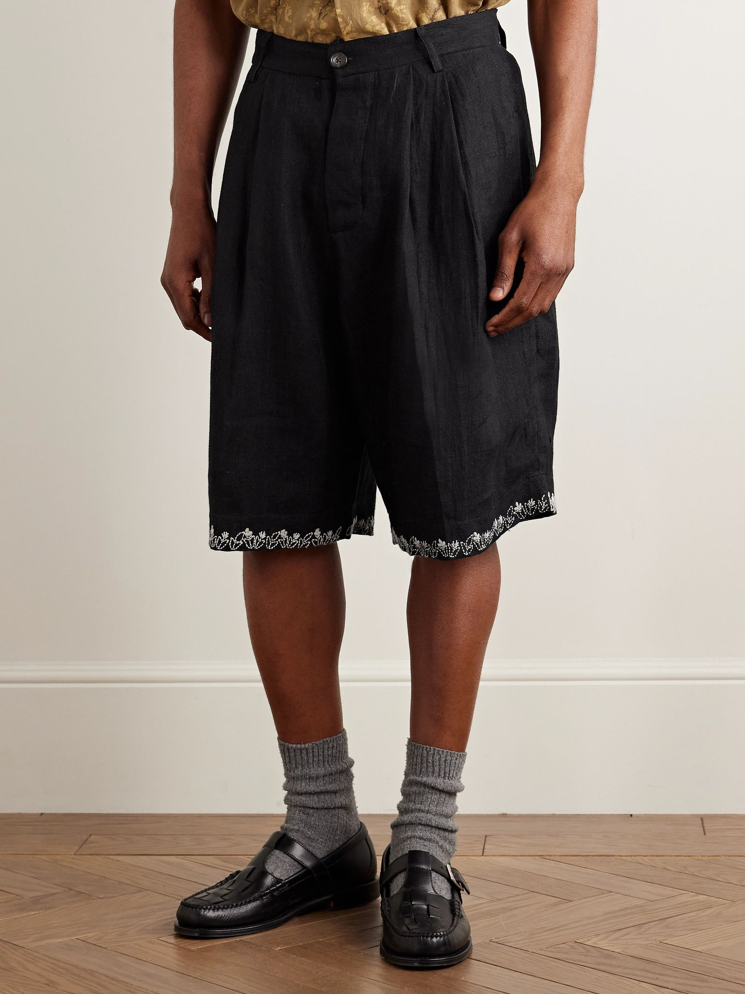 Straight-Leg Pleated Embroidered Linen Shorts Black - 3