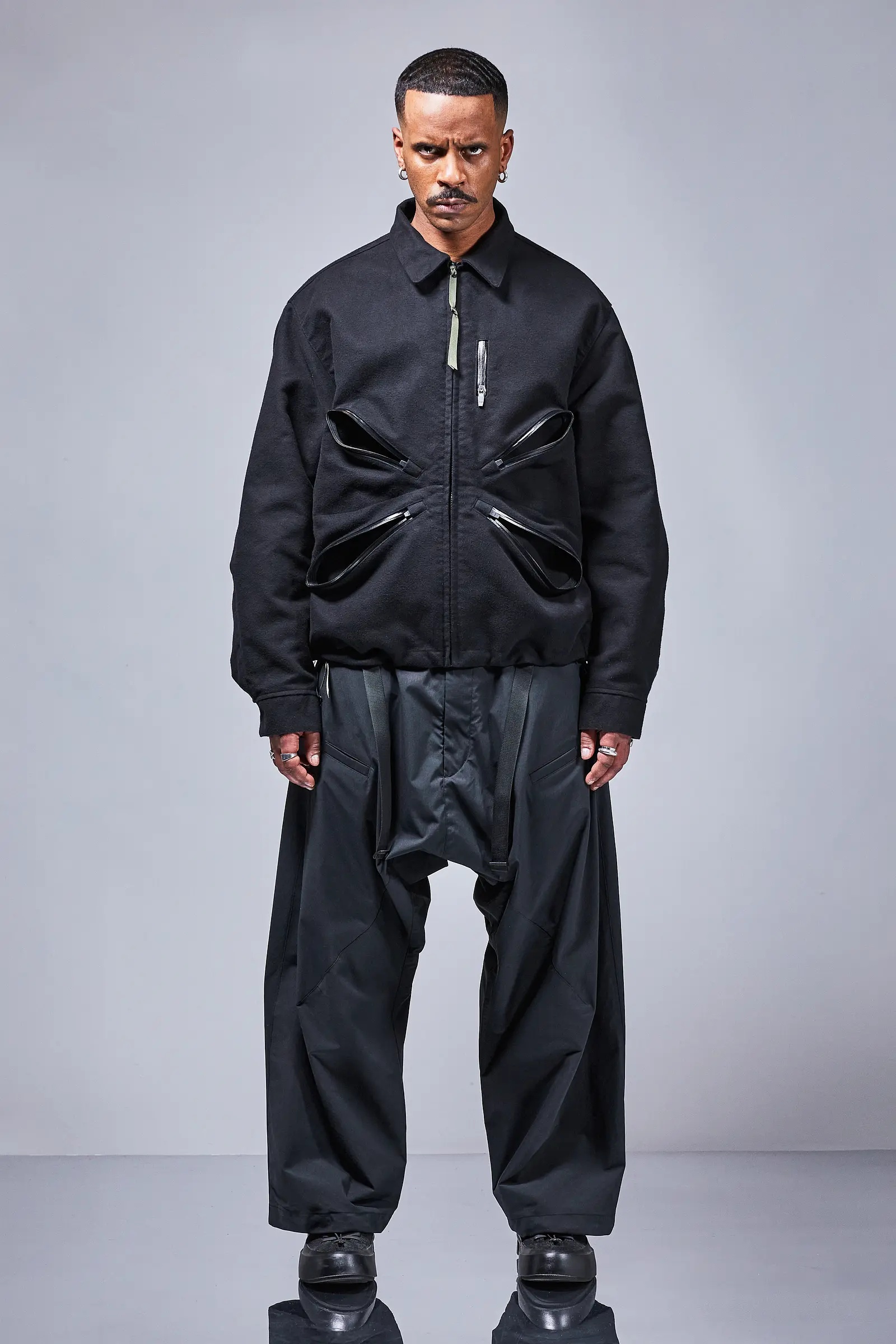 ACRONYM SM1-AM ブラック ACRONYM_FW24254424_recrop.jpg