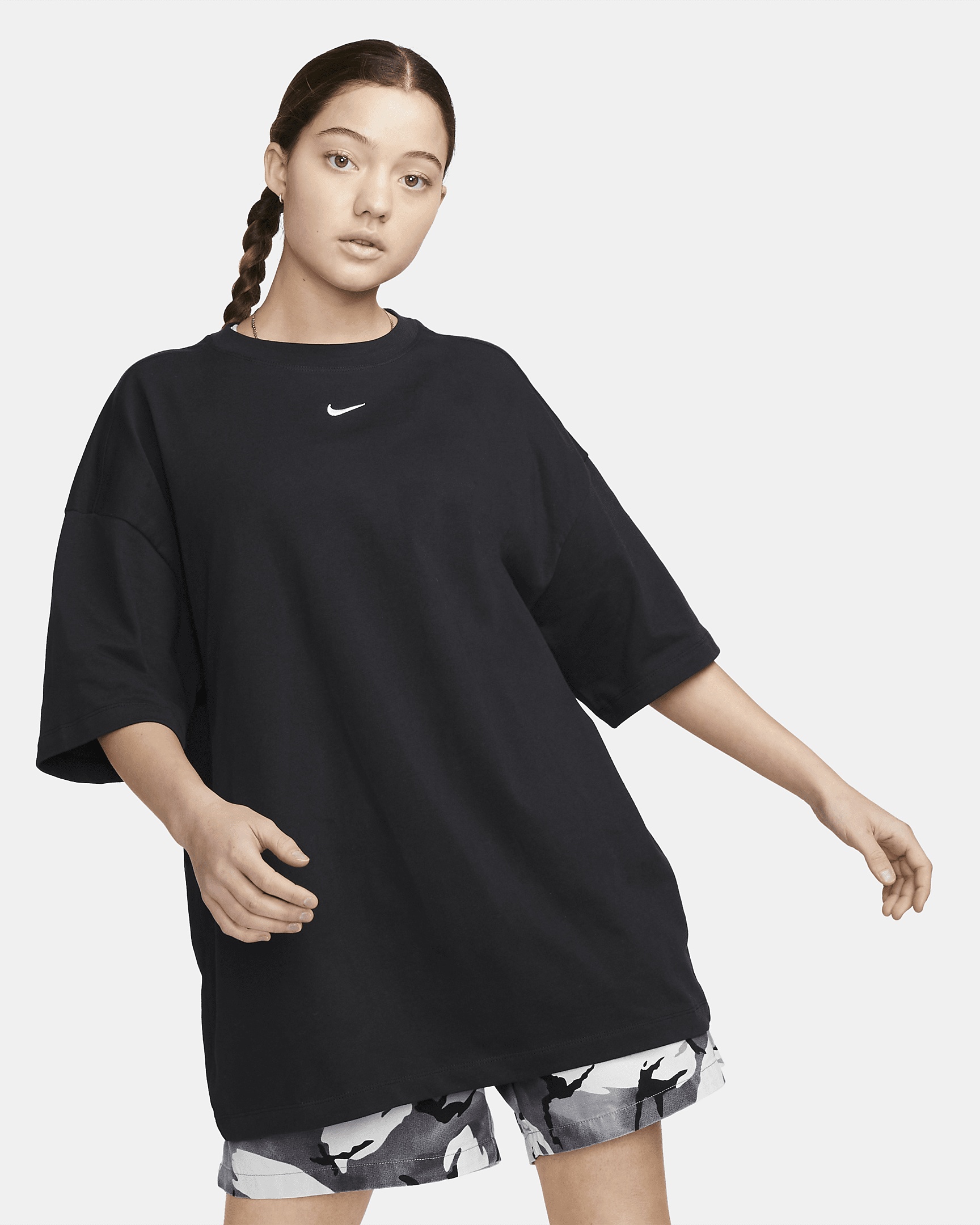 Nike Sportswear Essential Women's Oversized T-Shirt - 1