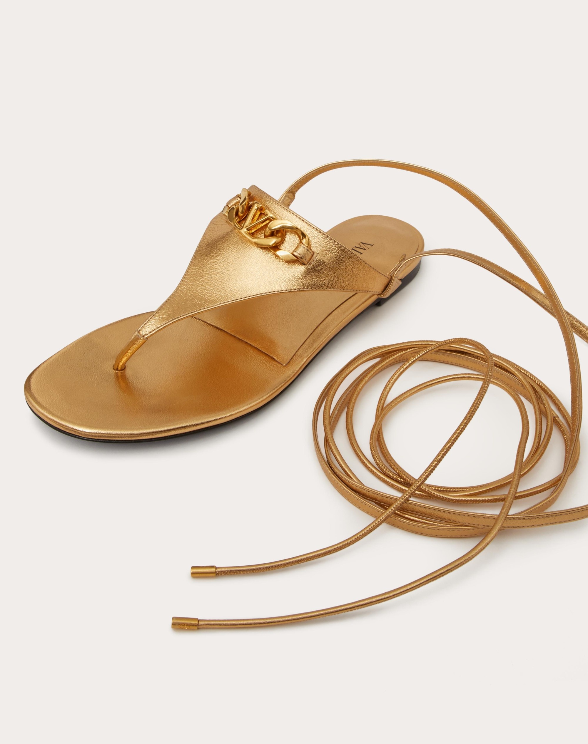 VLOGO CHAIN METALLIC NAPPA FLAT THONG SANDALS - 5