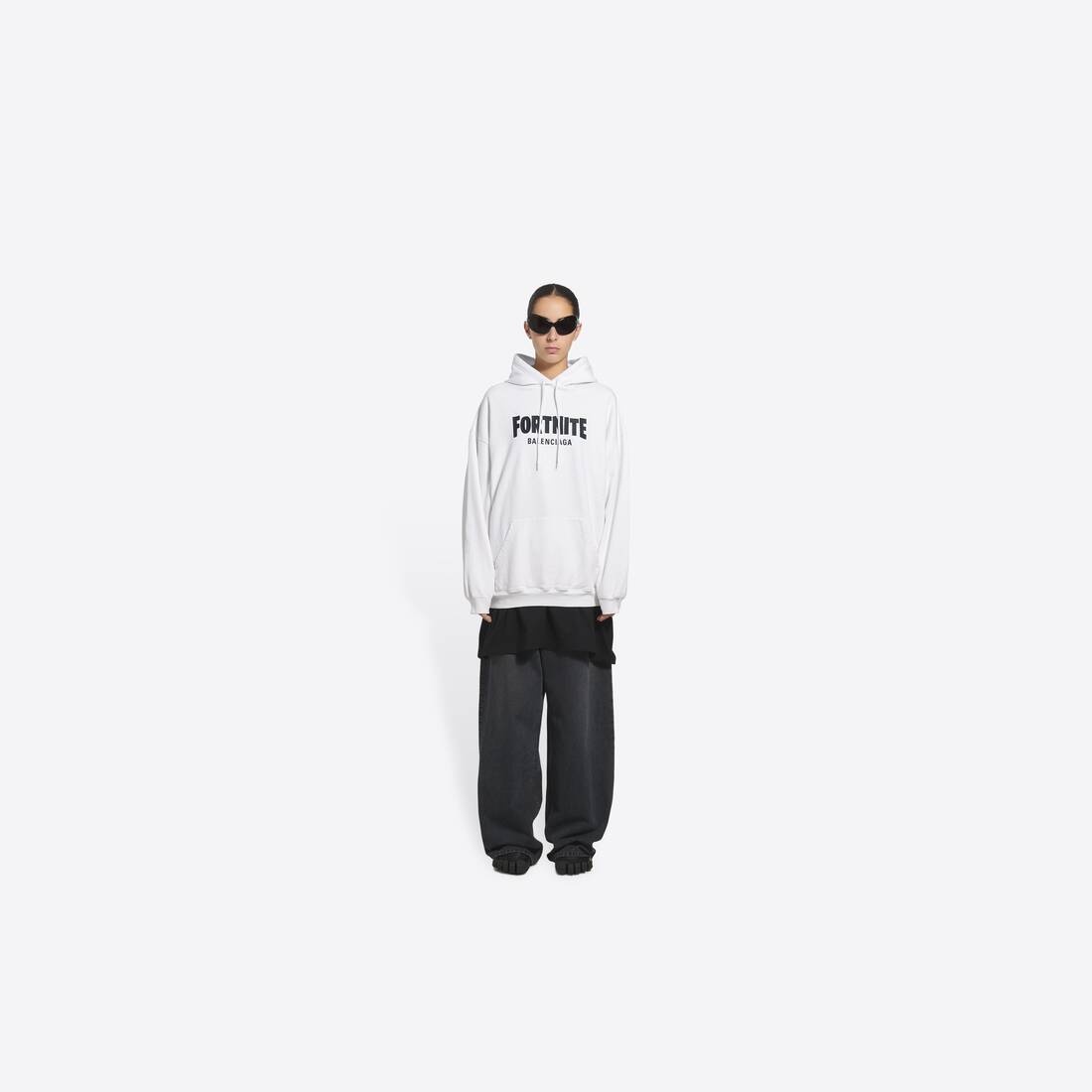Fortnite©2021 Hoodie Medium Fit in White - 6