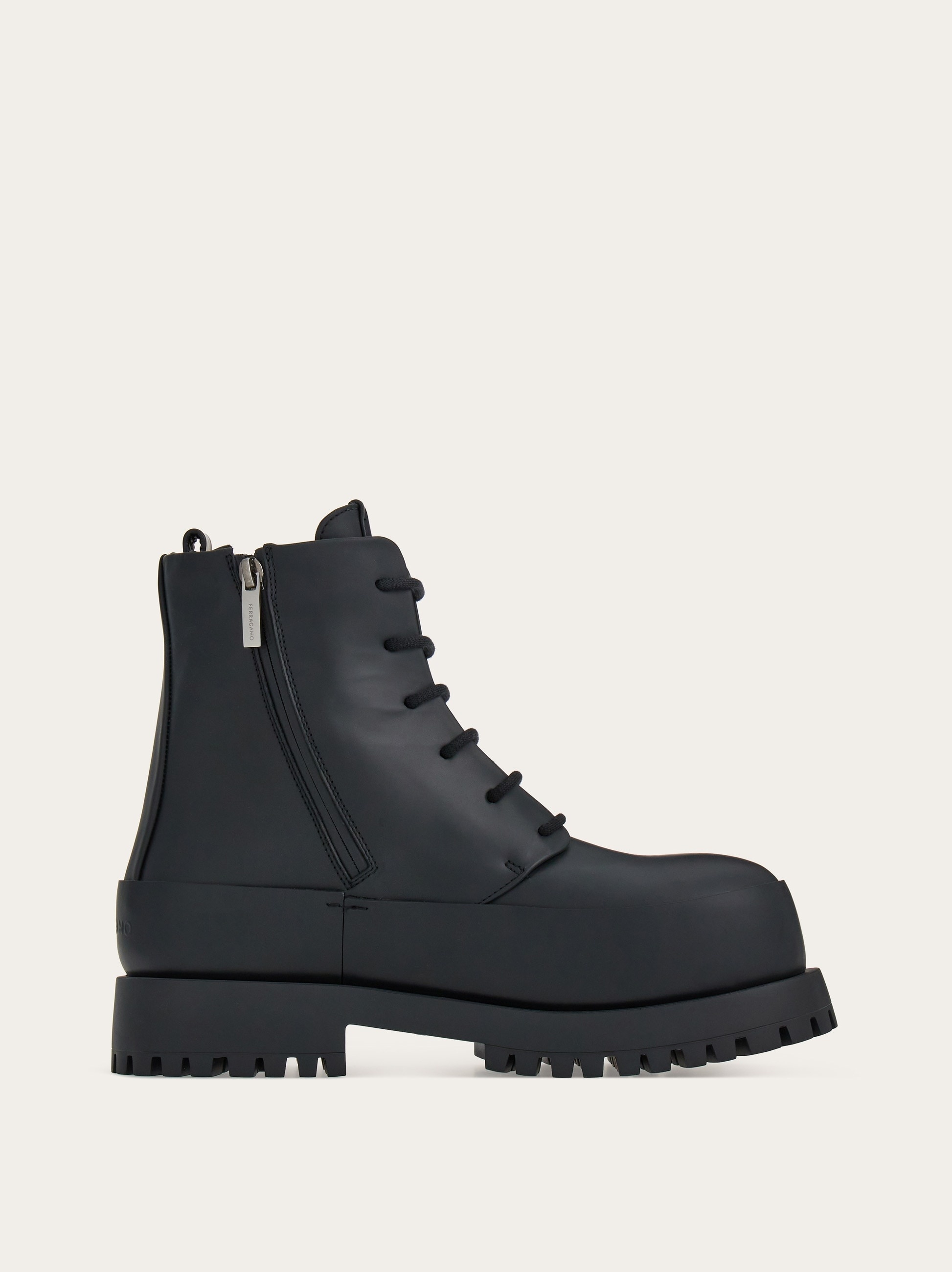 Combat boot with rounded toe - 7
