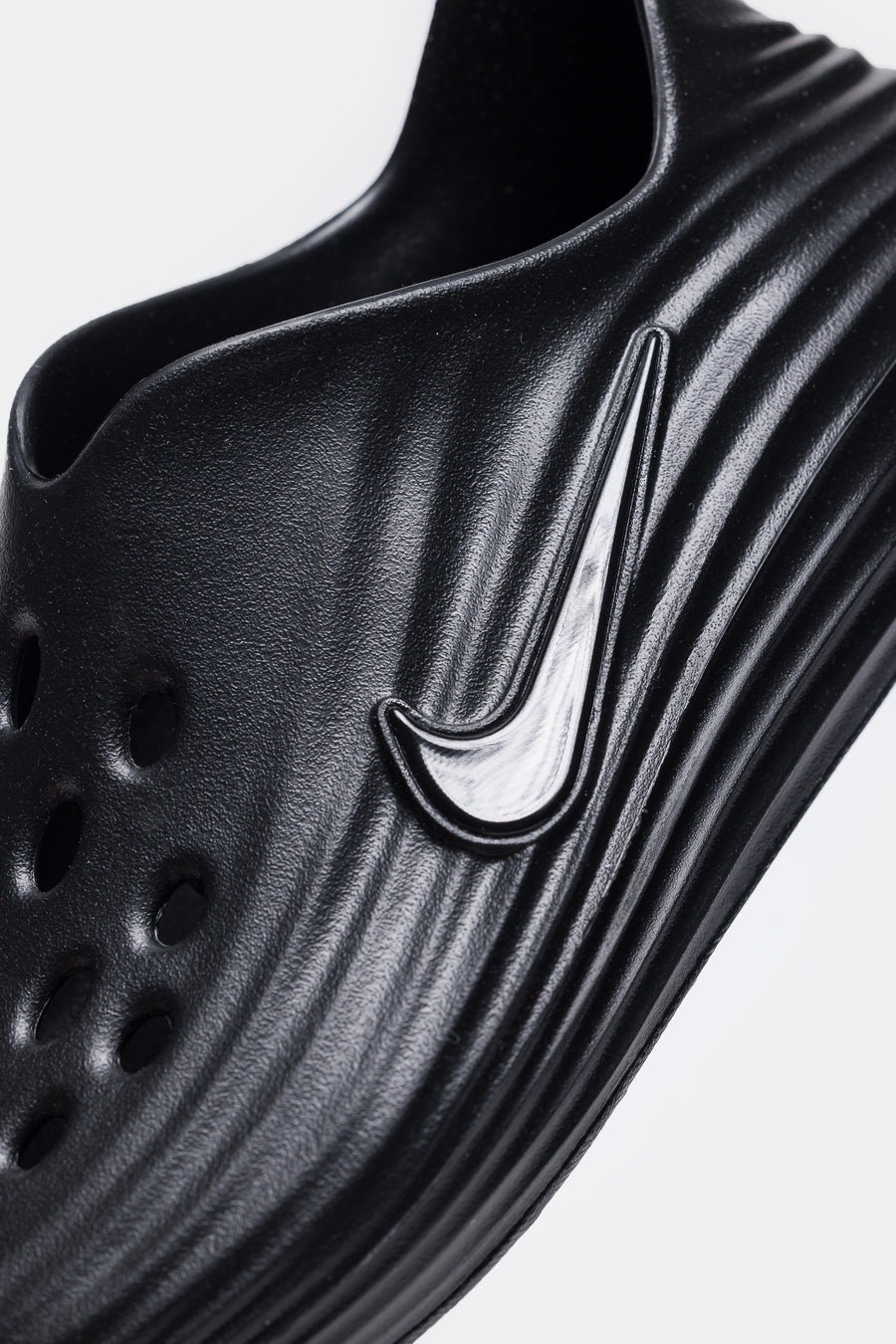 ReactX Rejuven8 Clog in Black/Black - 5
