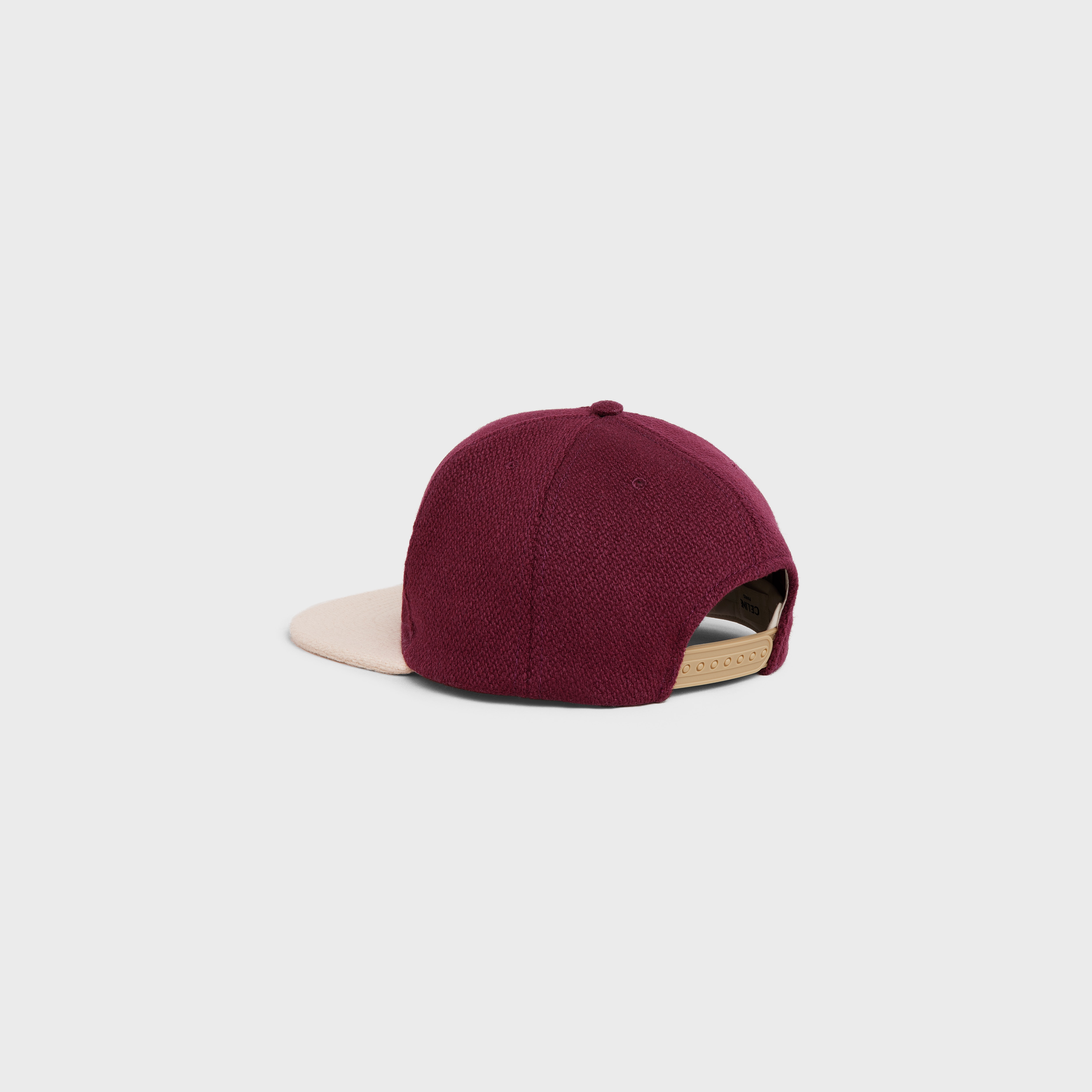 Initial cap in wool - 4