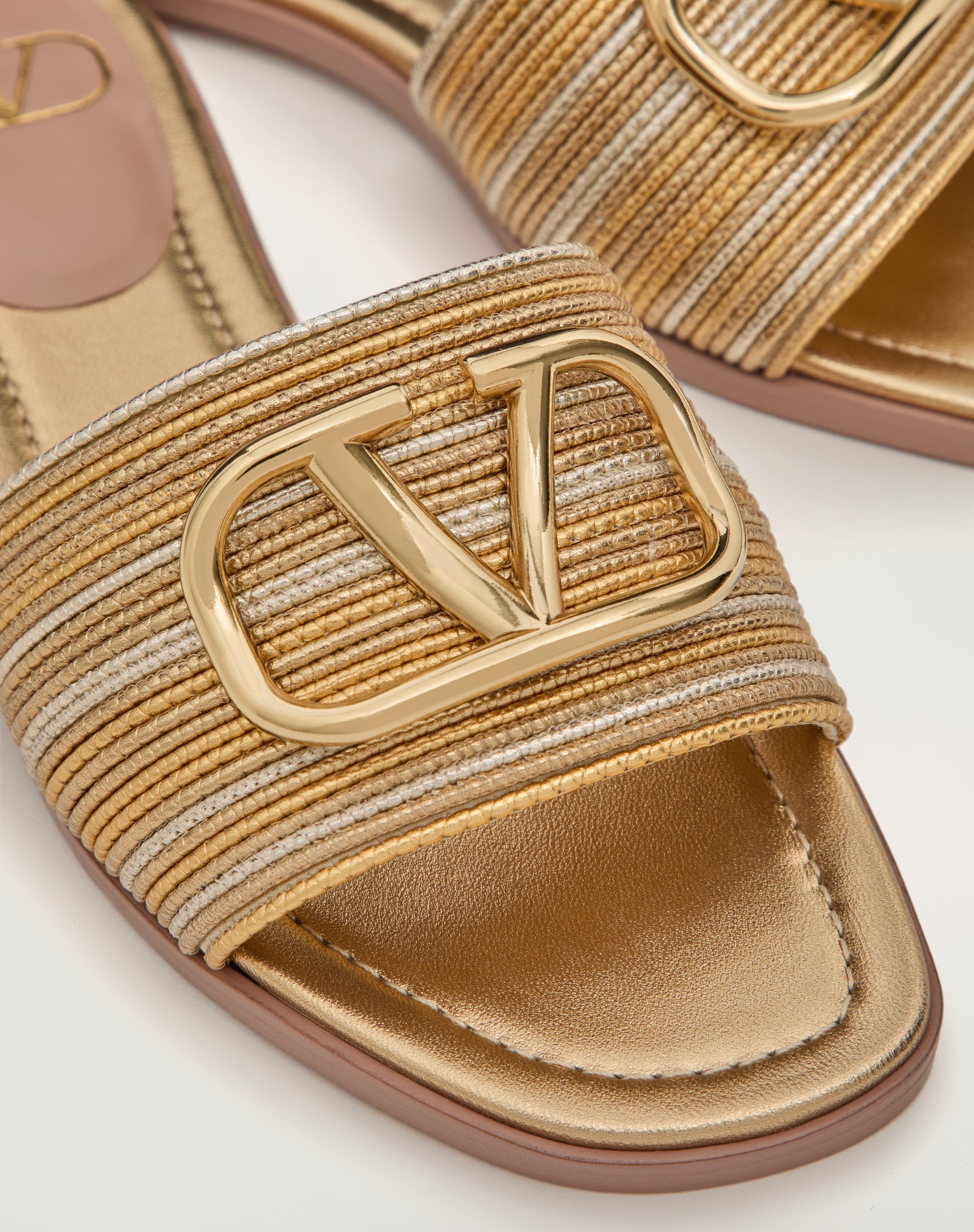 VLOGO SIGNATURE METALLIC LEATHER SLIDE SANDAL WITH CORNELY EMBROIDERY - 5