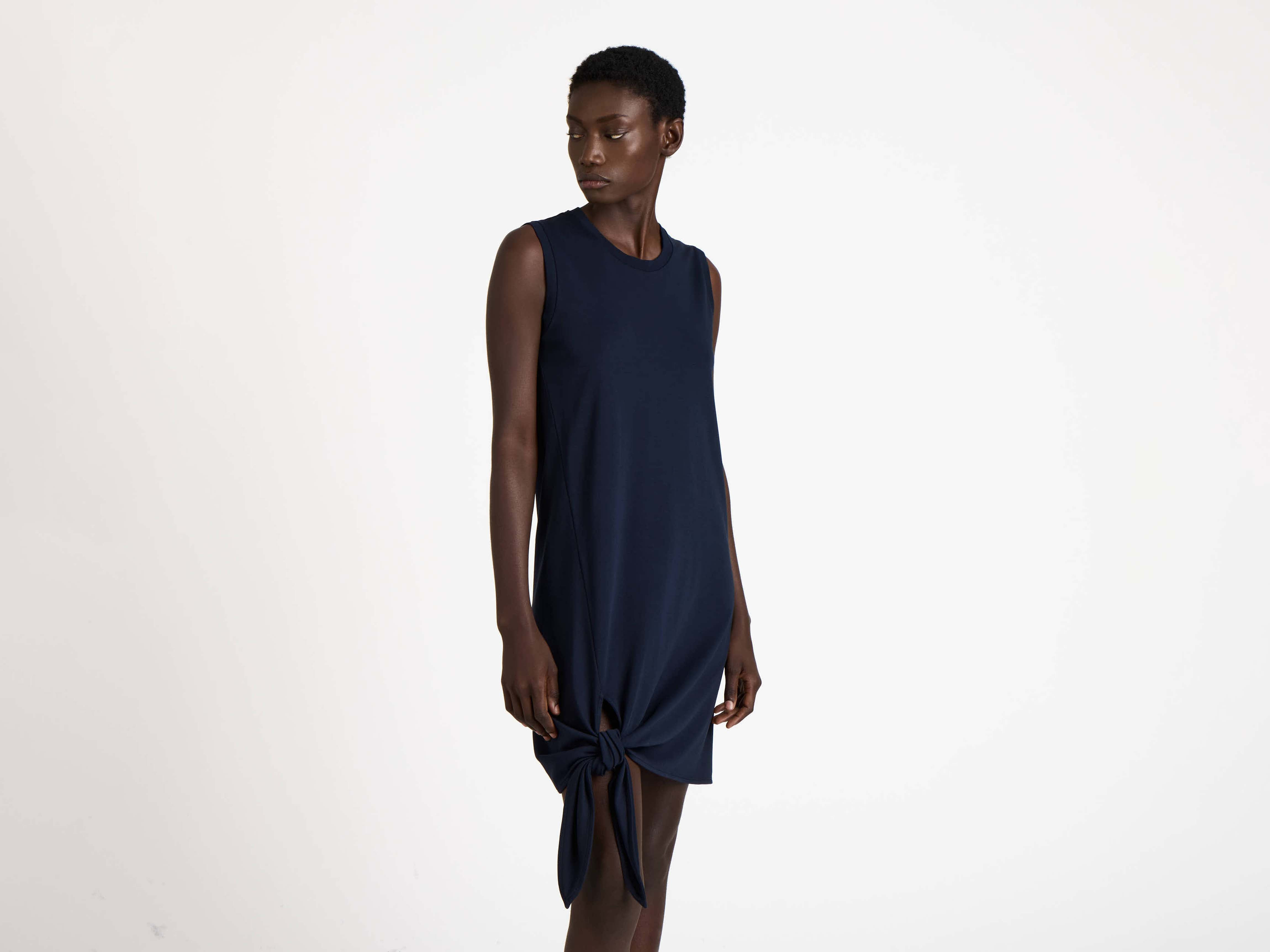 HEM KNOT DRESS IN NAVY - 8
