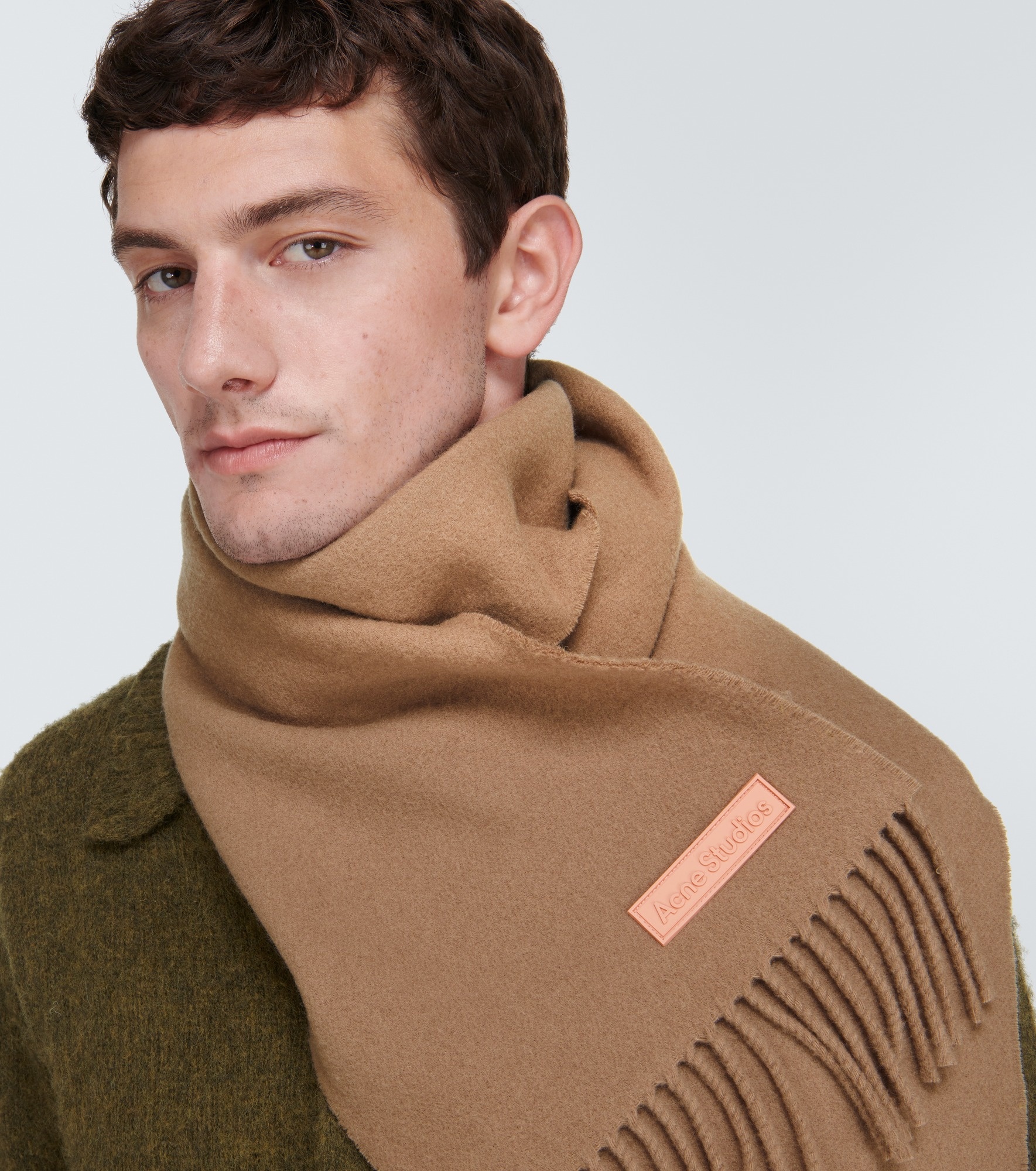 Fringe-edged wool scarf - 2