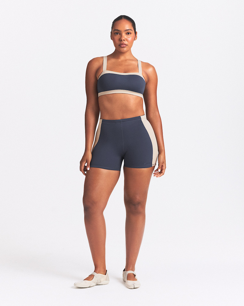 NikeSKIMS Matte Shine Mix Women's 5" Shorts 6