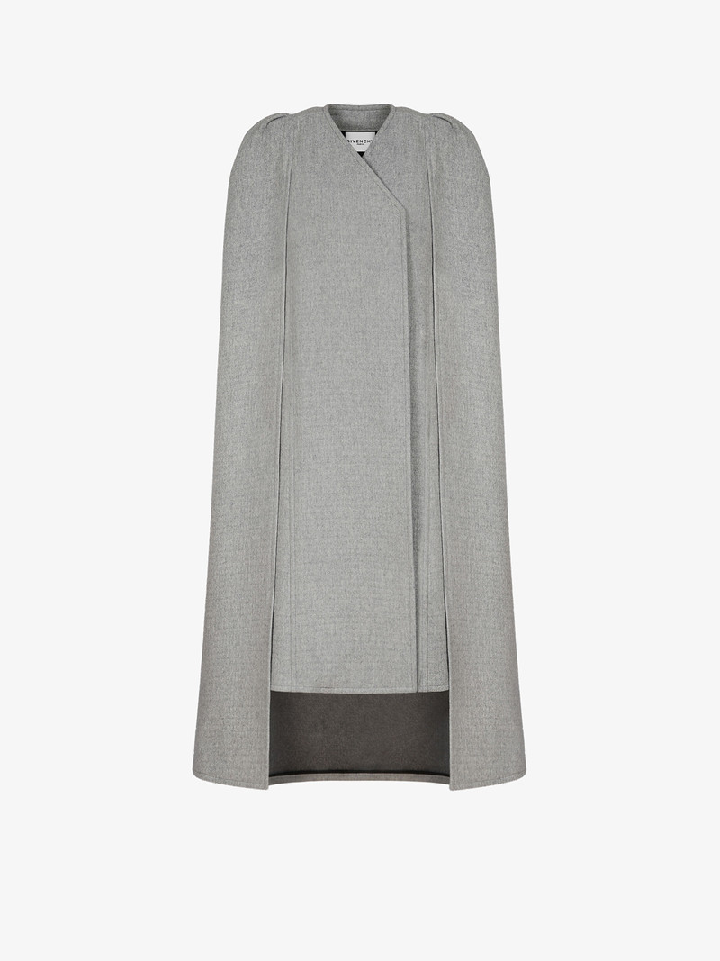 Coat in wool with cape 1