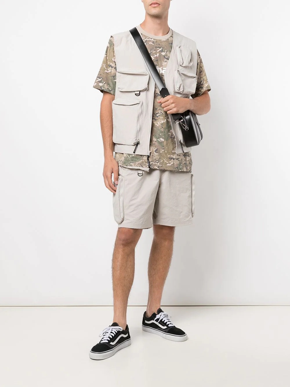 Approach multiple-pocket vest - 2