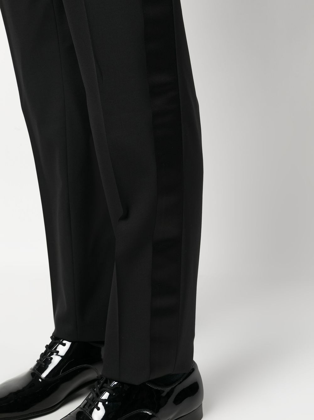 peak-lapel wool suit - 6