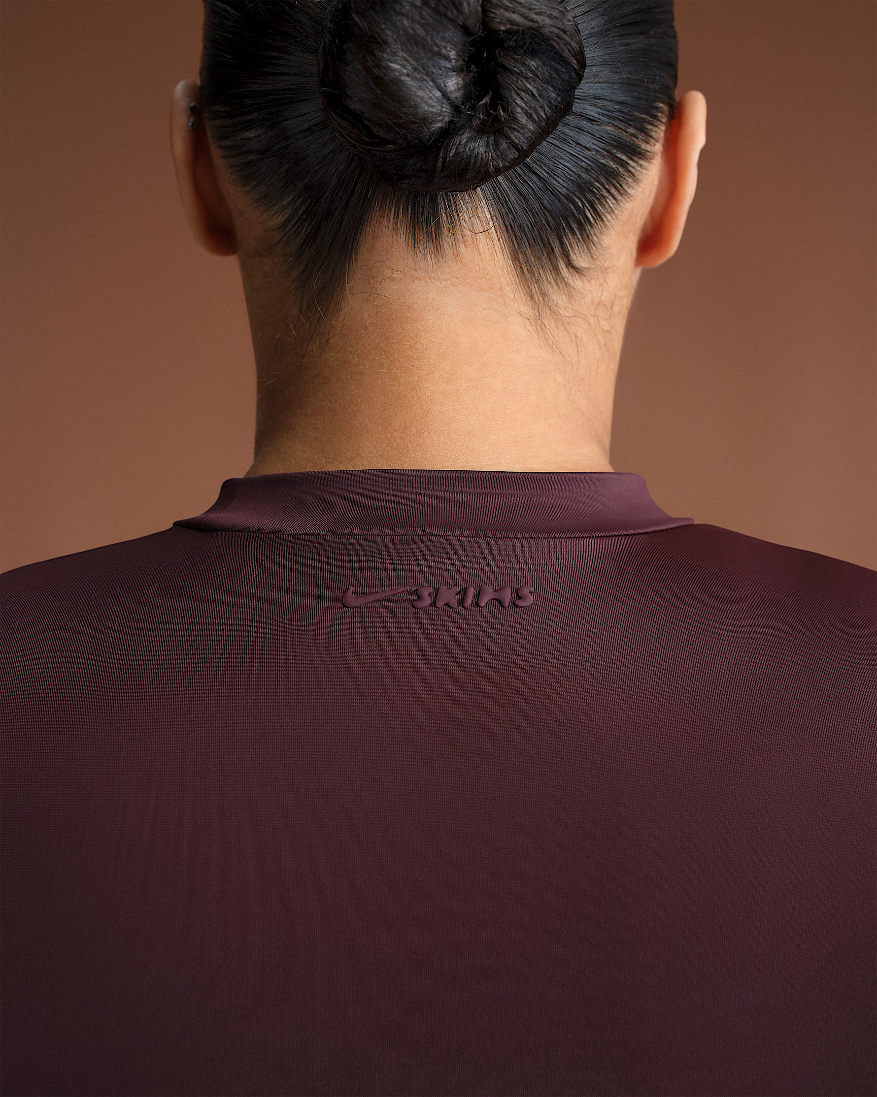 NikeSKIMS Shine Women's Mock-Neck Short-Sleeve Top - 10