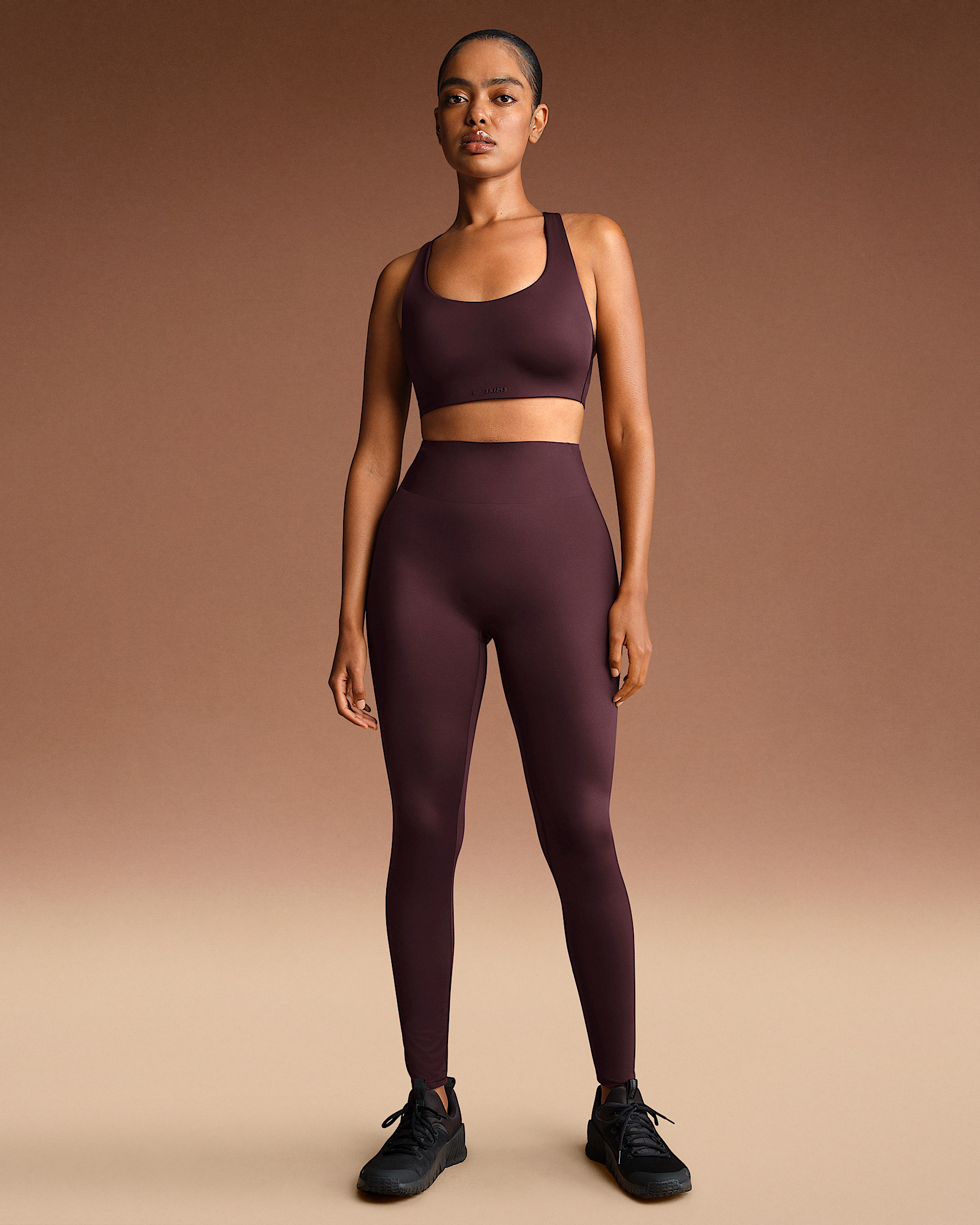 NikeSKIMS Shine Women's Racerback Bra - 4