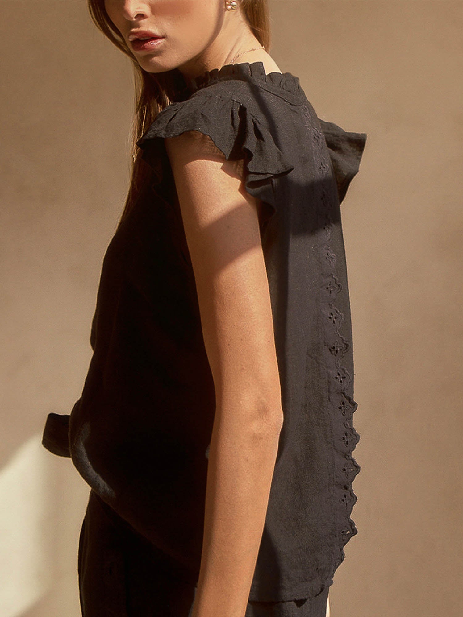 The Devan Sleeveless Blouse - 3