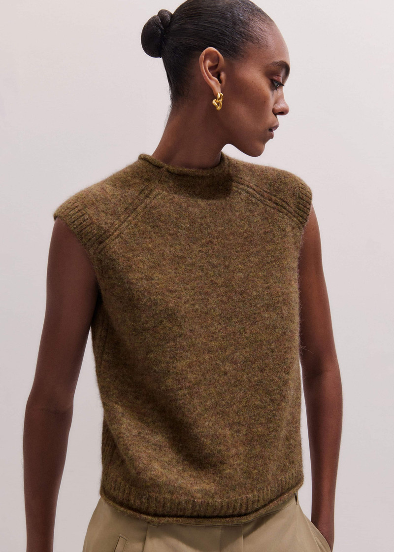 Roll Trim Knit Vest 5