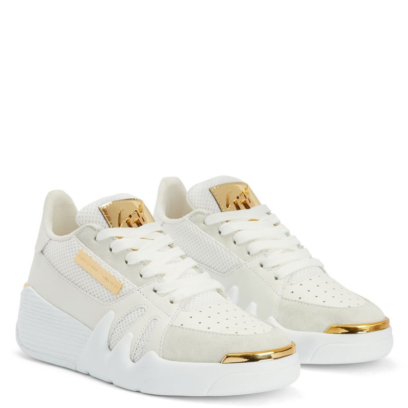 Giuseppe Zanotti Talon outlook