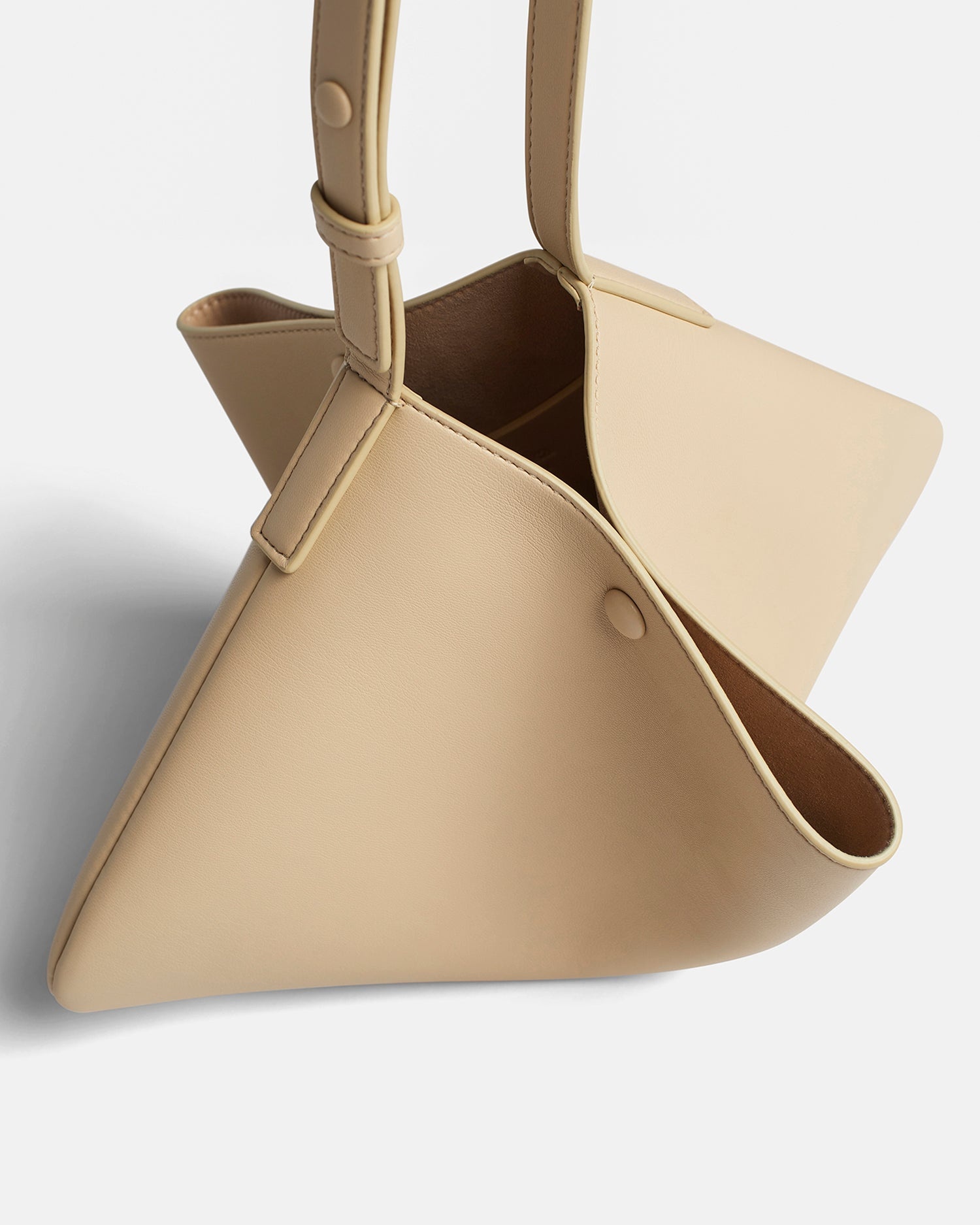 Alt-Nappa Bag - 6