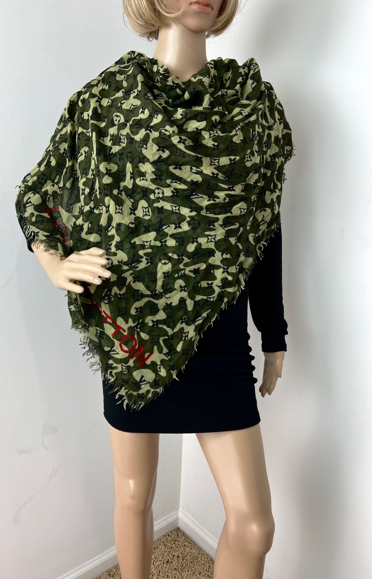 LOUIS VUITTON Green TAKASHI MURAKAMI Monogramouflage Shawl Stole Scarf - 8